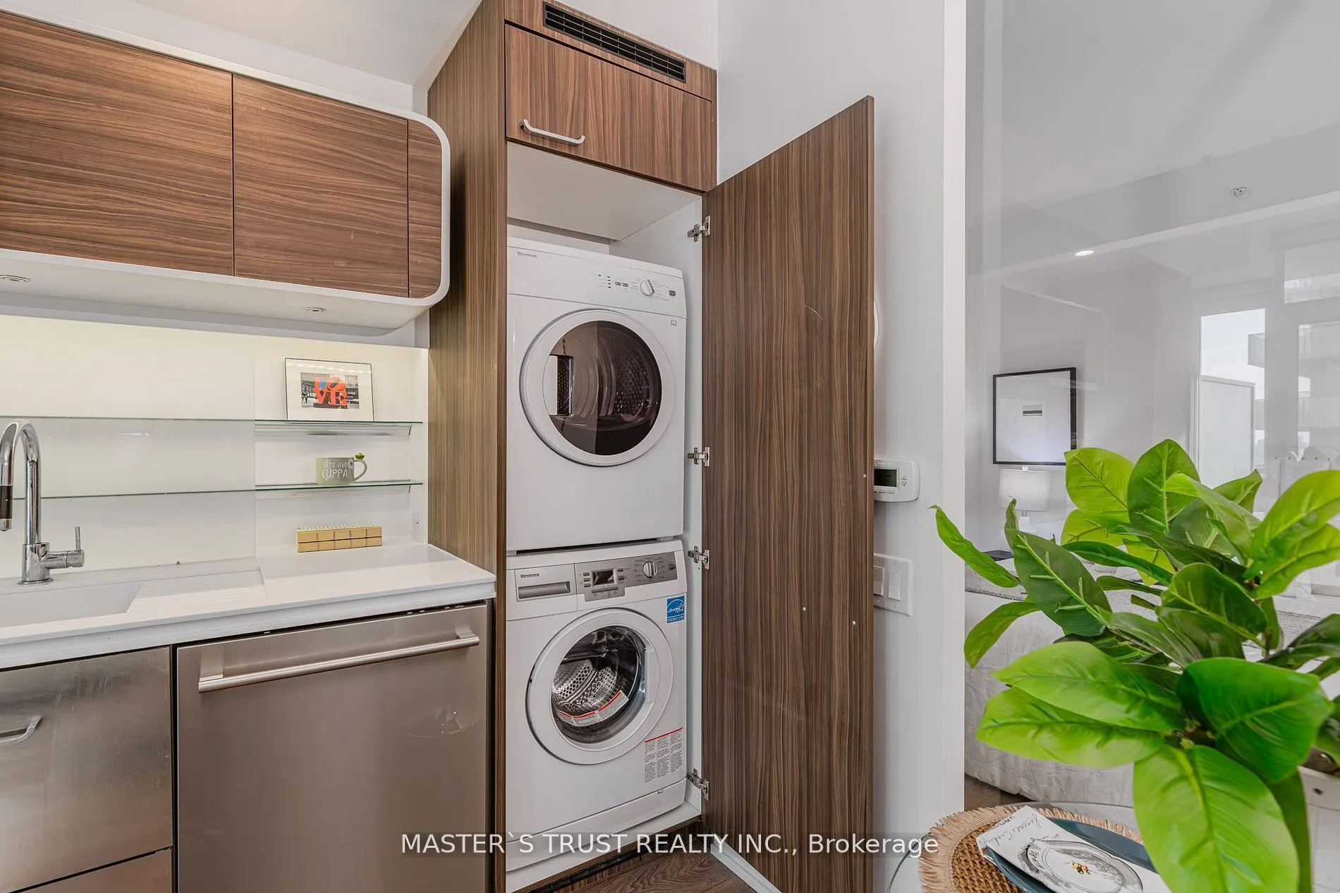 45 Charles Street E, #2808