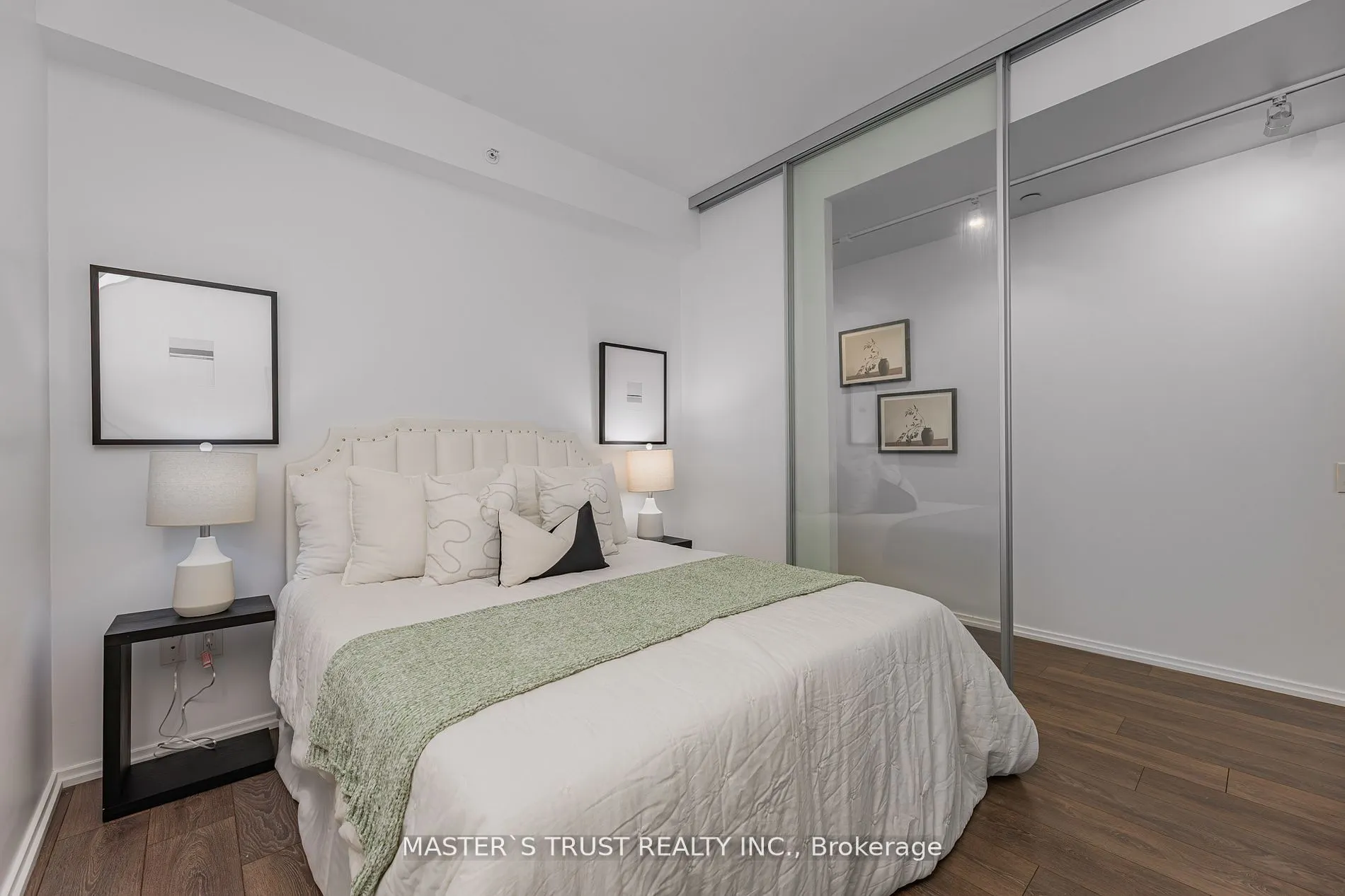 45 Charles Street E, #2808