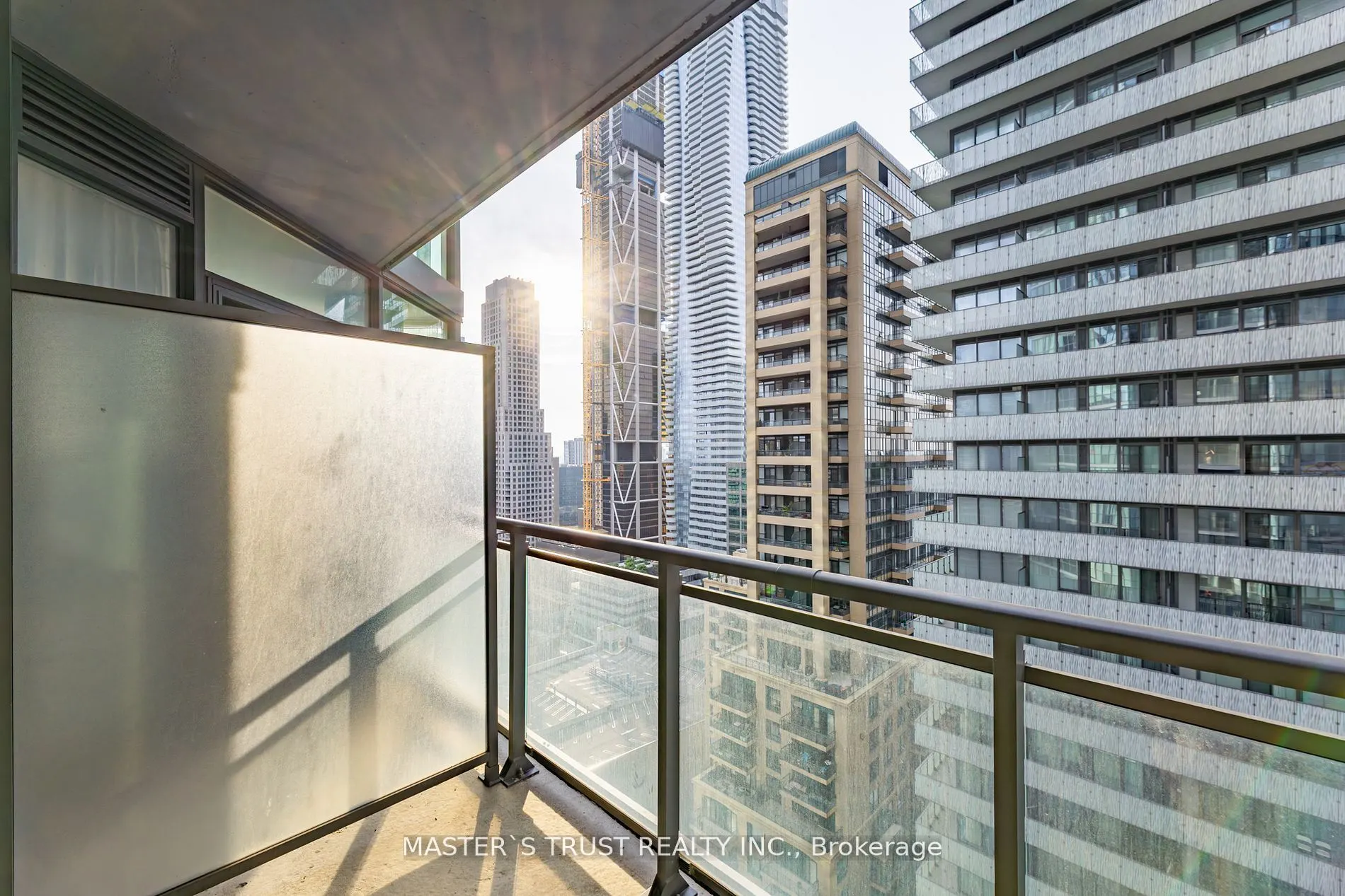 45 Charles Street E, #2808