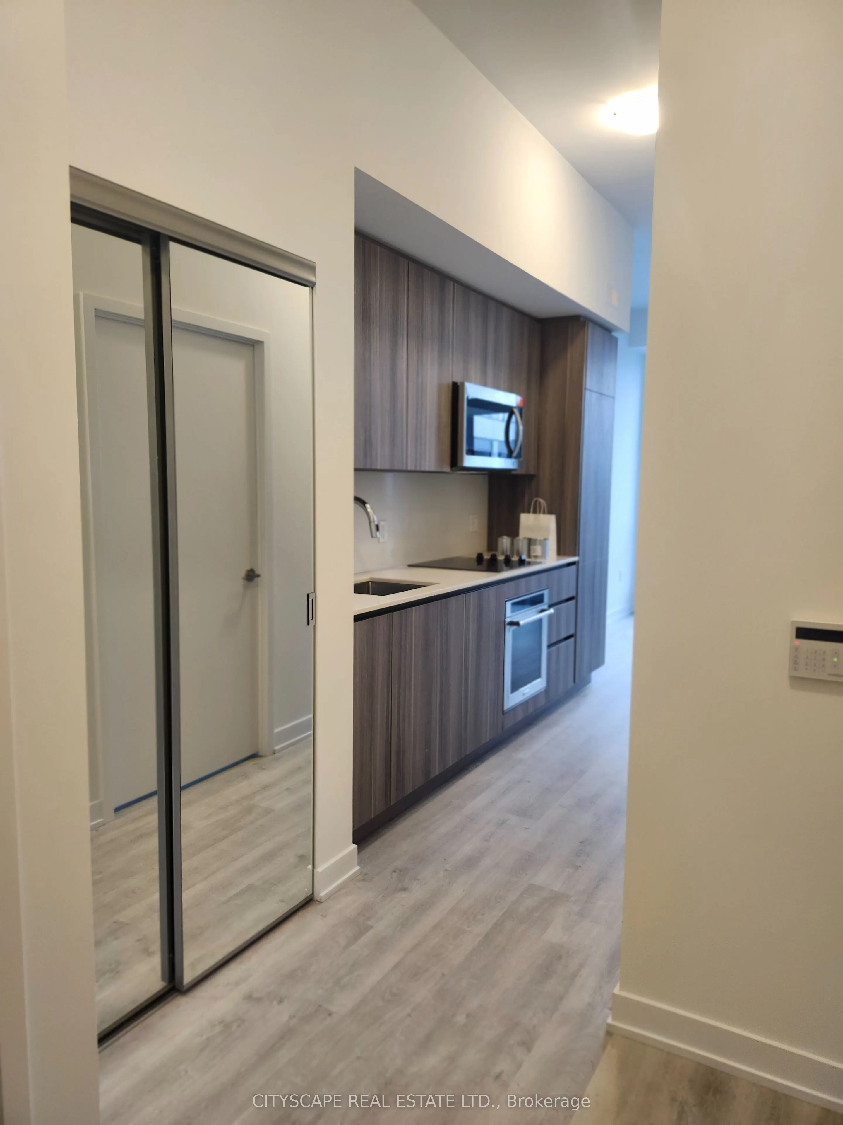 15 Richardson Street, #1111