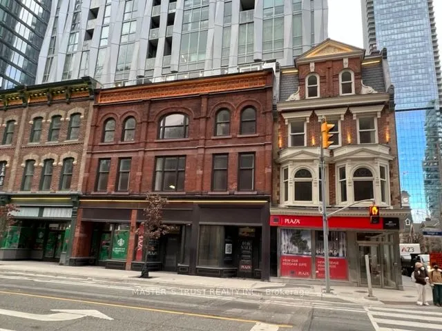 1 Yorkville Avenue, #108
