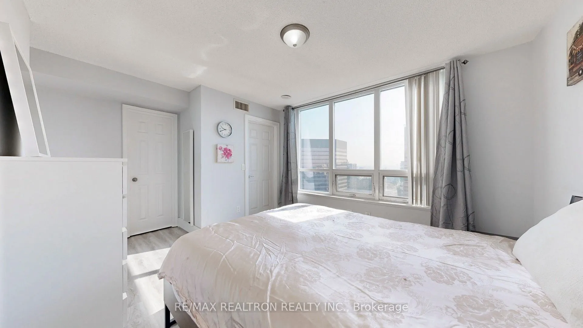 15 Greenview Avenue, #2413