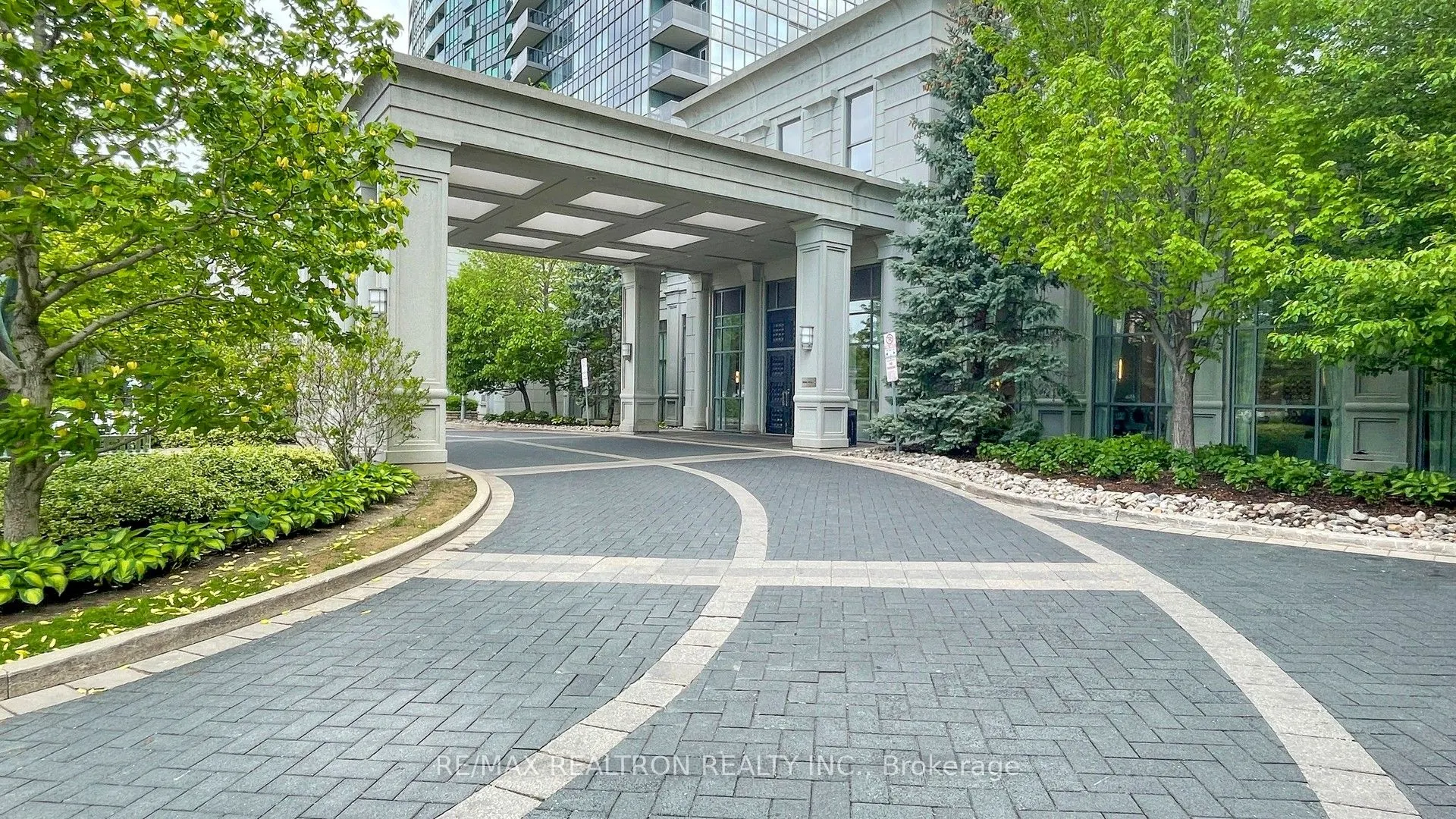15 Greenview Avenue, #2413