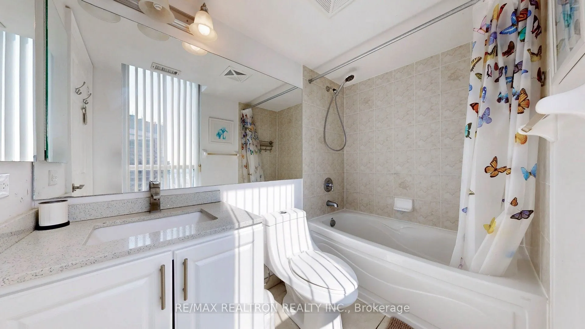 15 Greenview Avenue, #2413