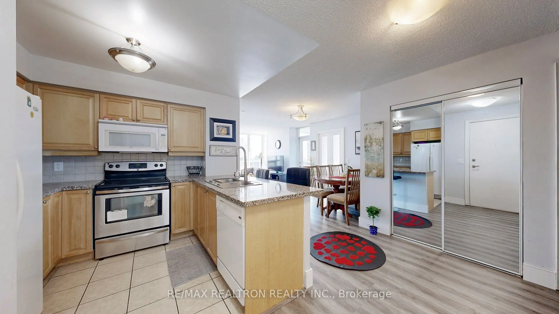 15 Greenview Avenue, #2413