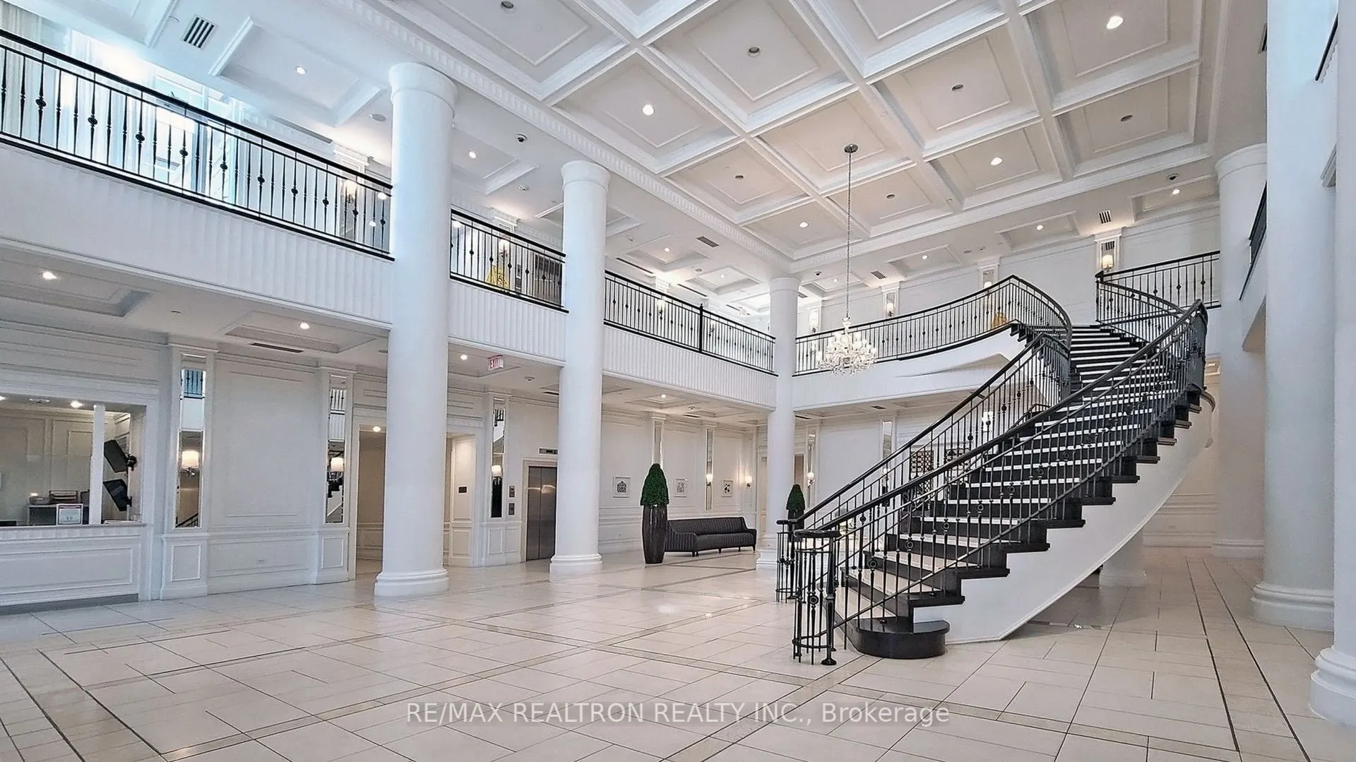 15 Greenview Avenue, #2413
