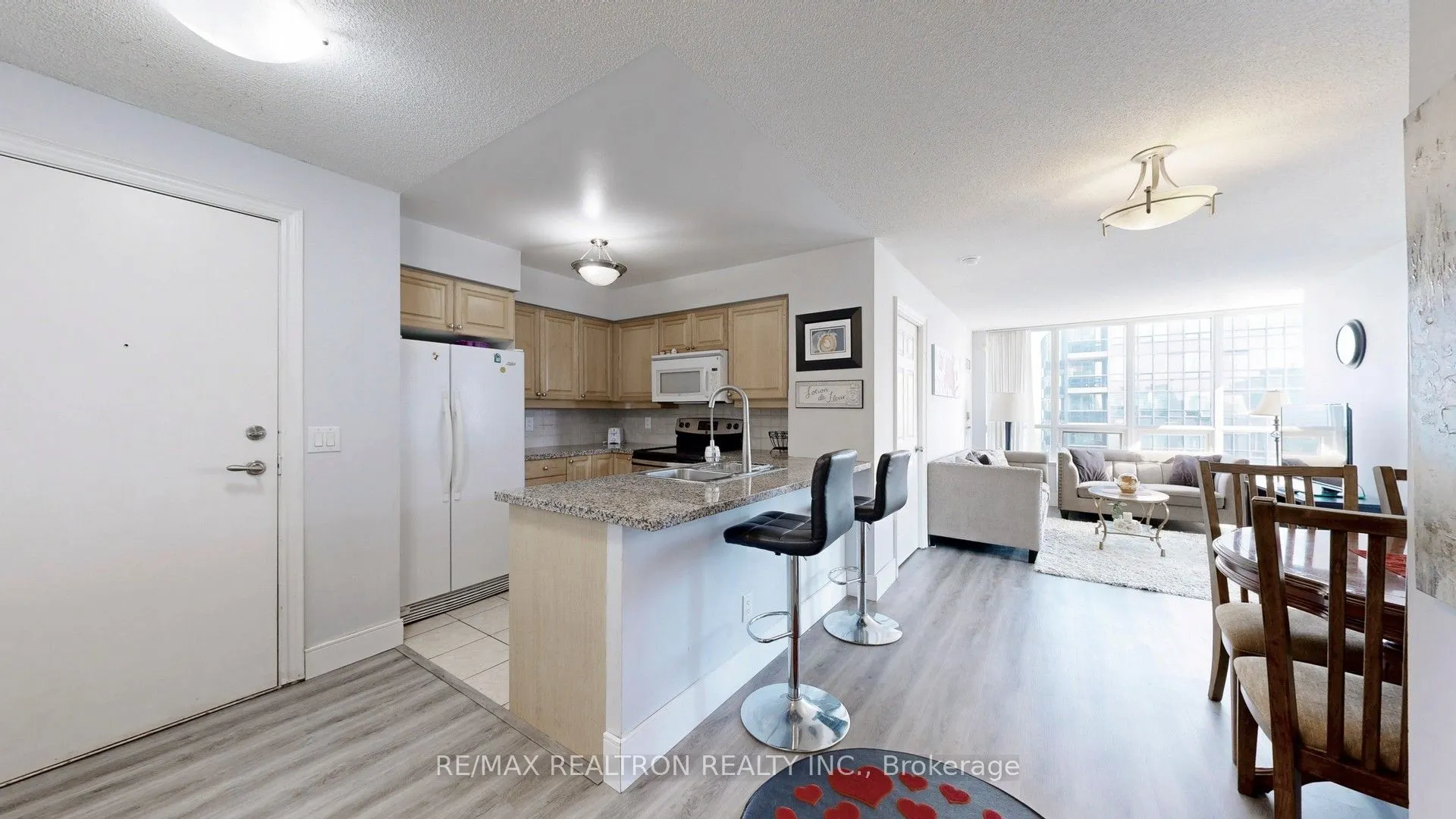 15 Greenview Avenue, #2413