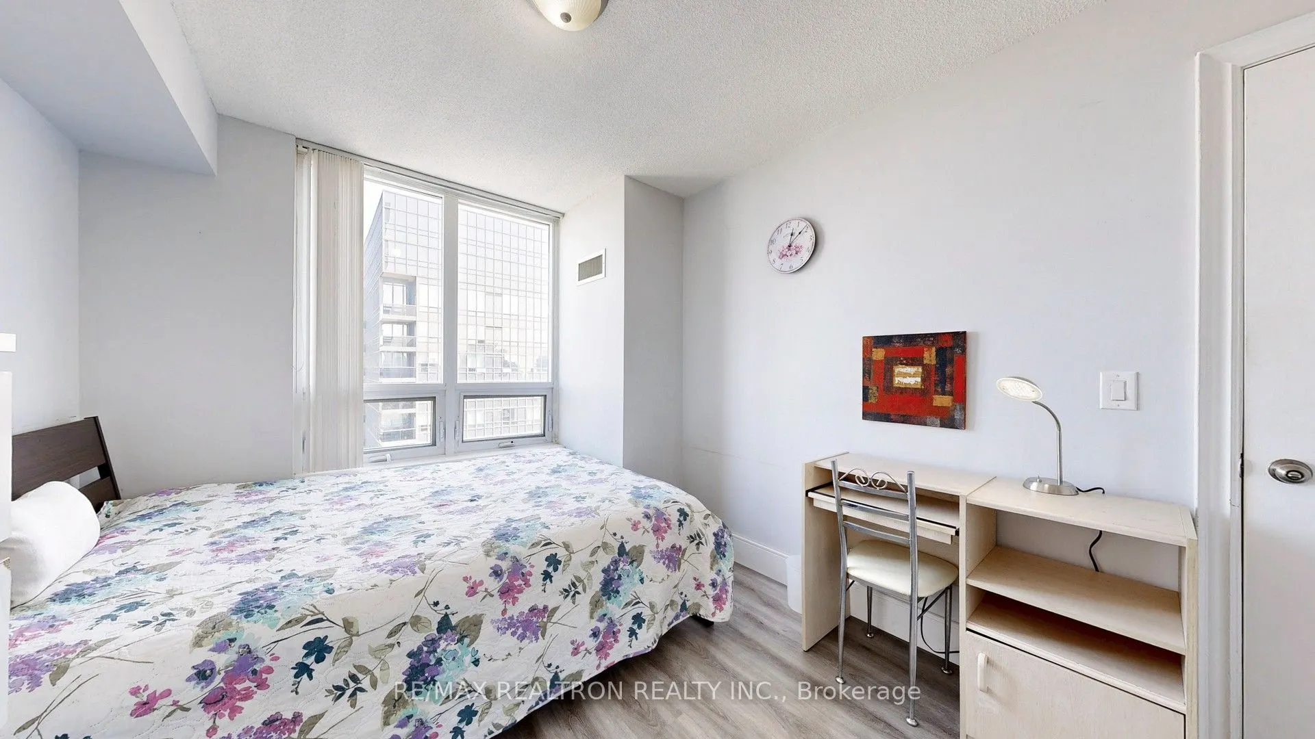 15 Greenview Avenue, #2413