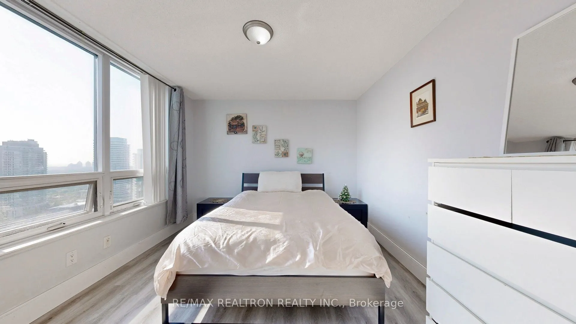 15 Greenview Avenue, #2413