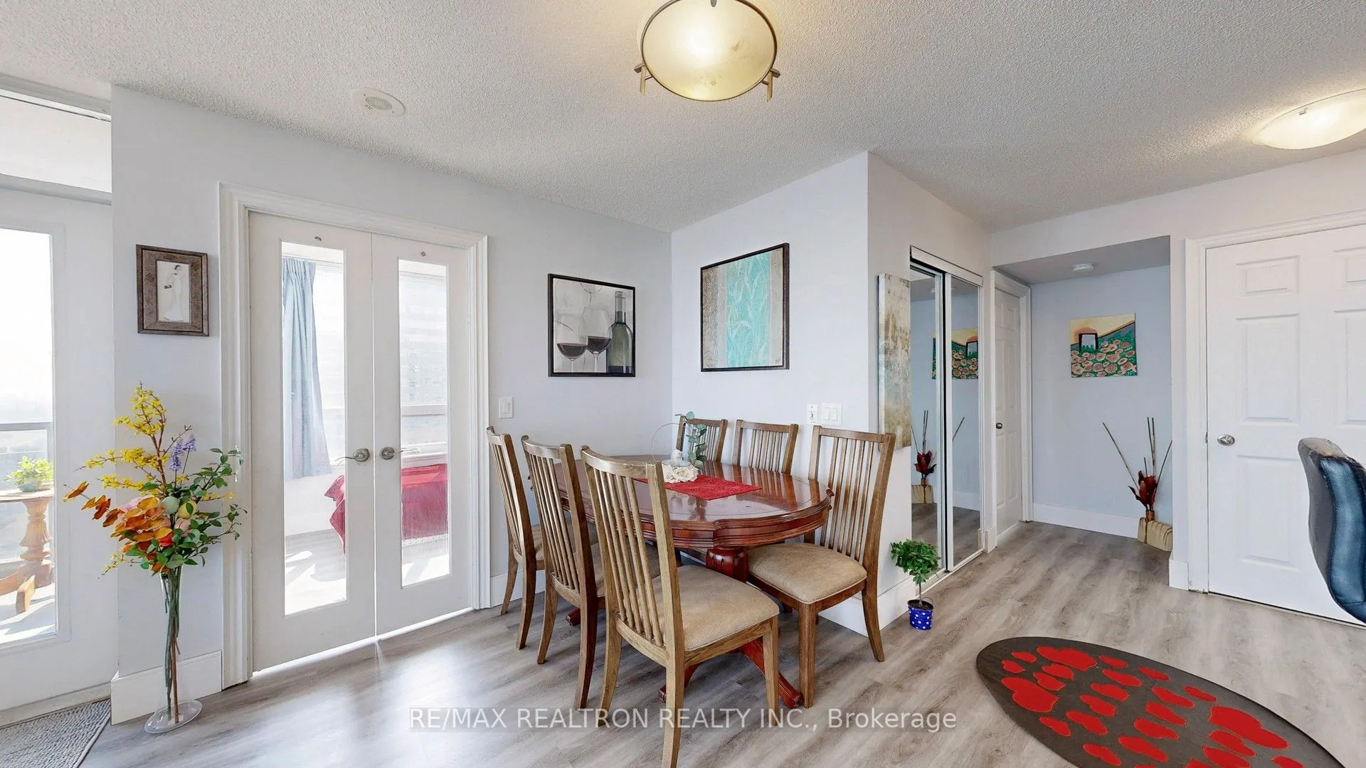 15 Greenview Avenue, #2413