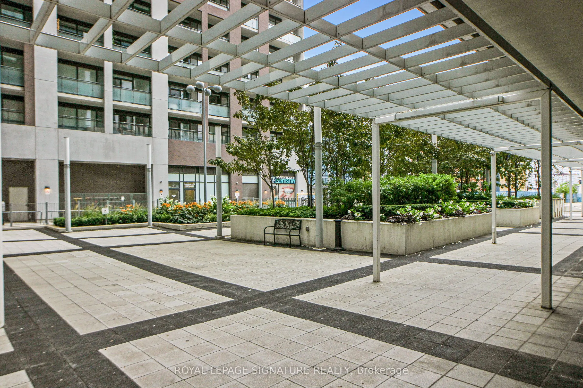 400 Adelaide Street E, #PH11