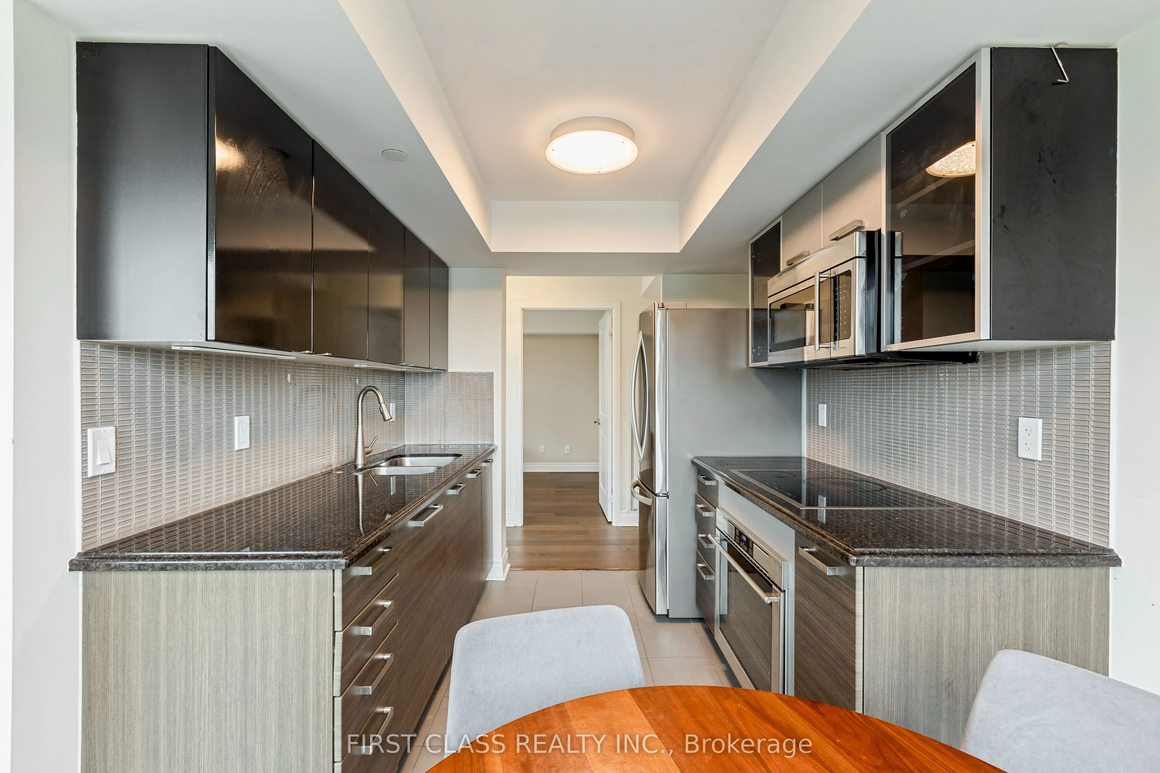 5168 Yonge Street, #605