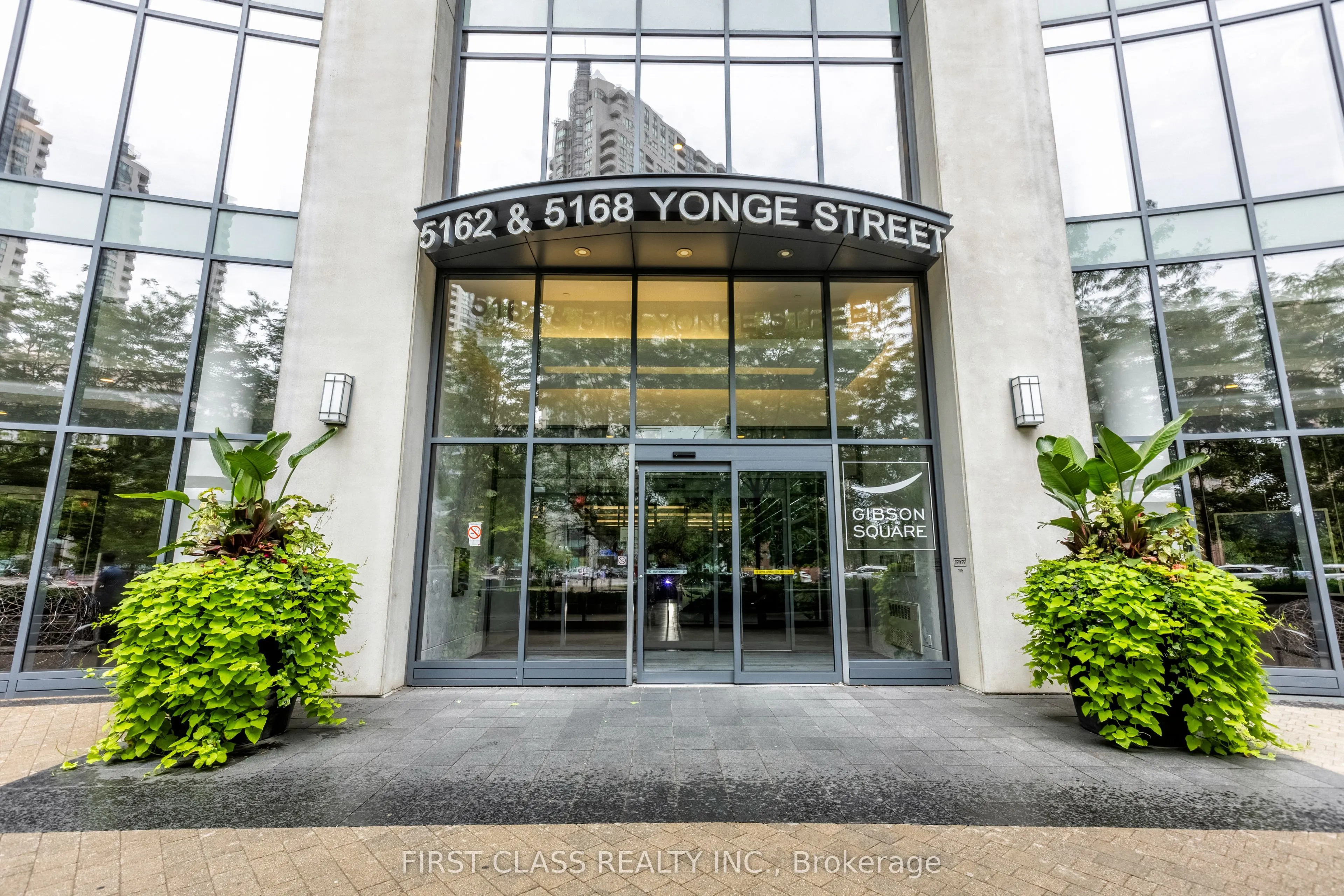5168 Yonge Street, #605