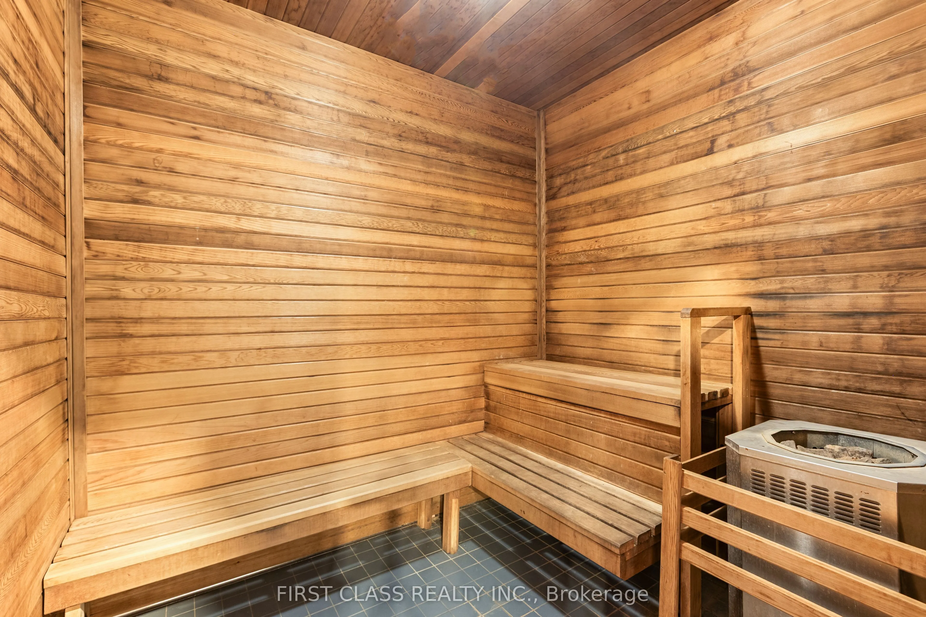 5168 Yonge Street, #605