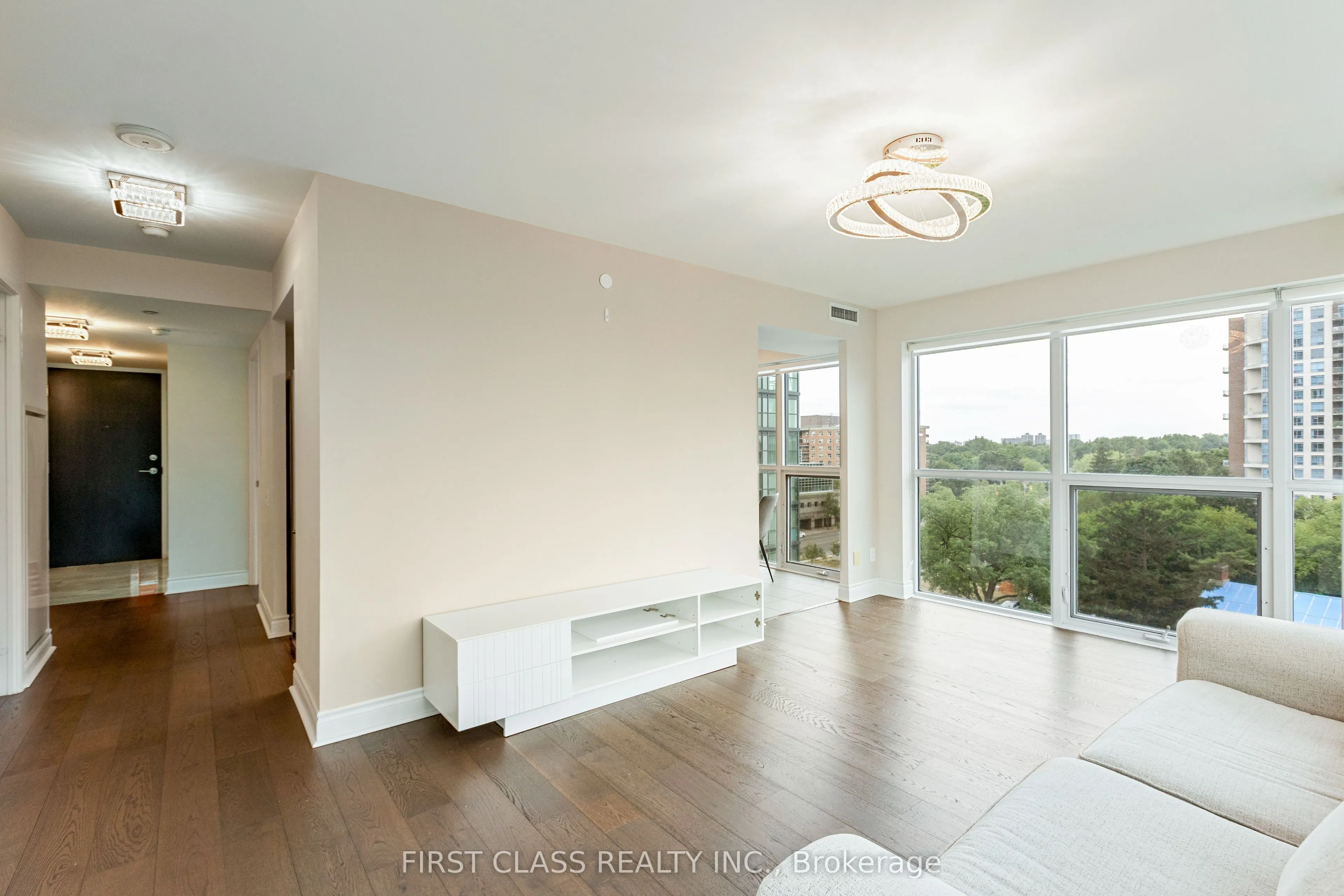 5168 Yonge Street, #605