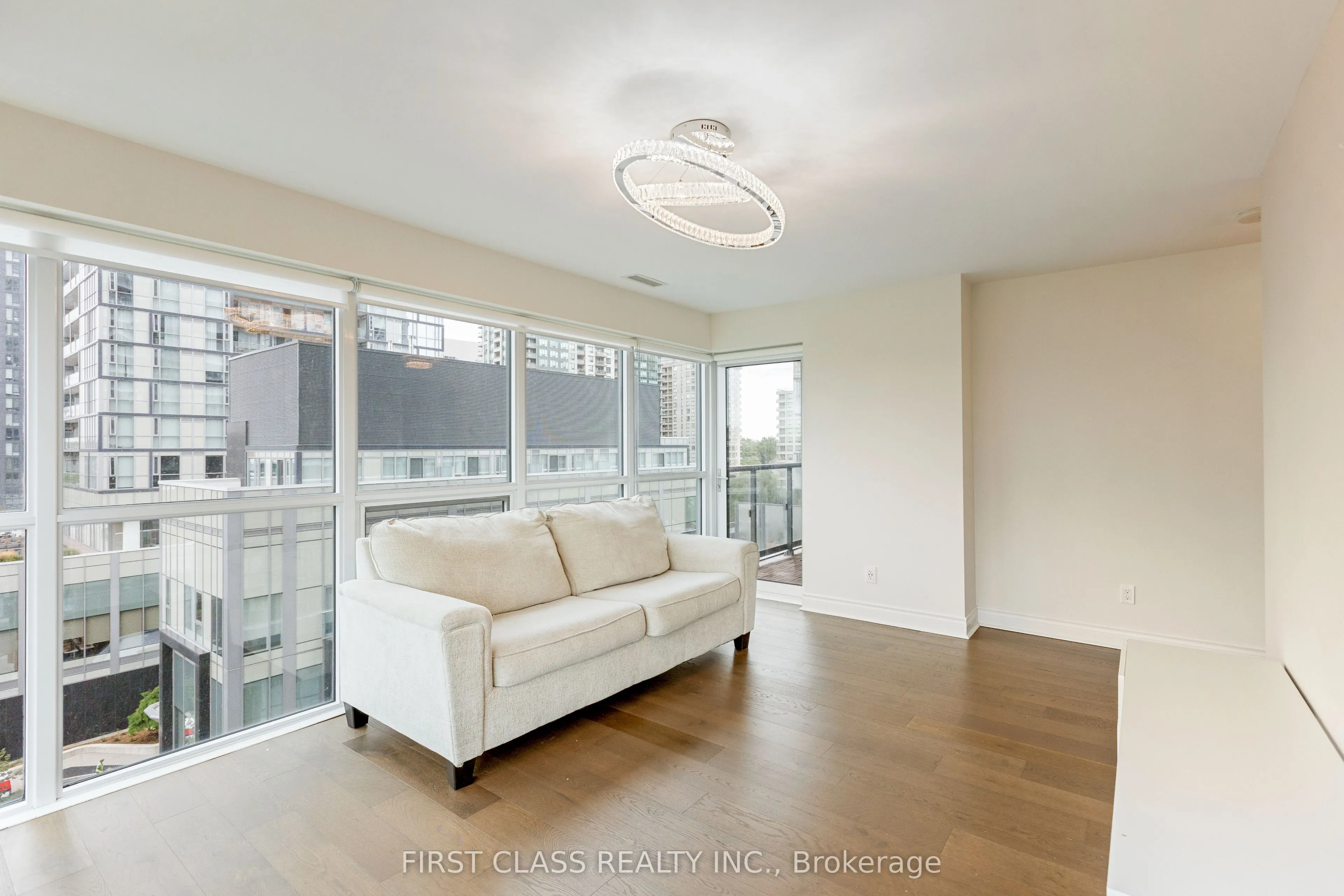 5168 Yonge Street, #605