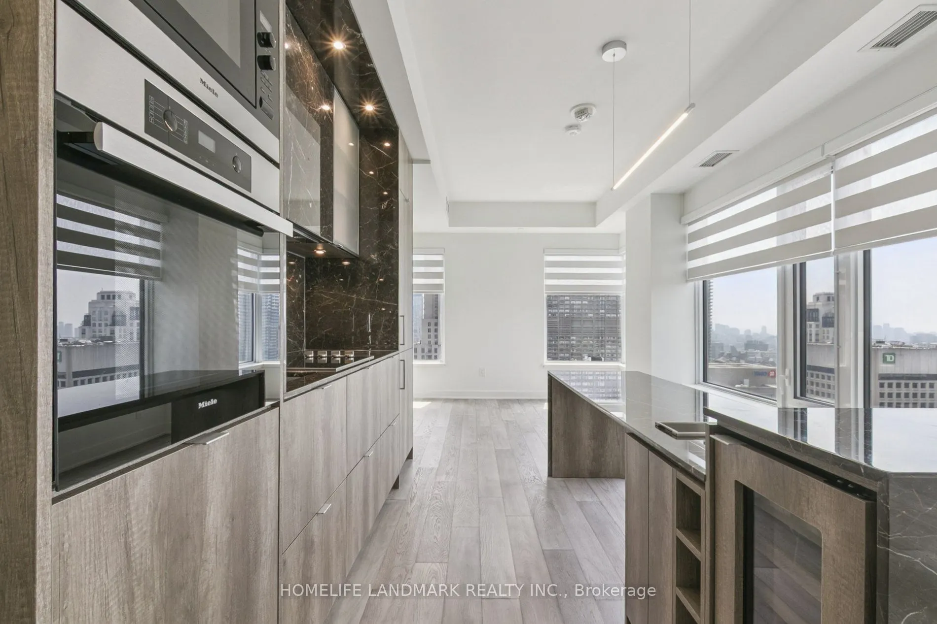 11 YORKVILLE Avenue, #2711