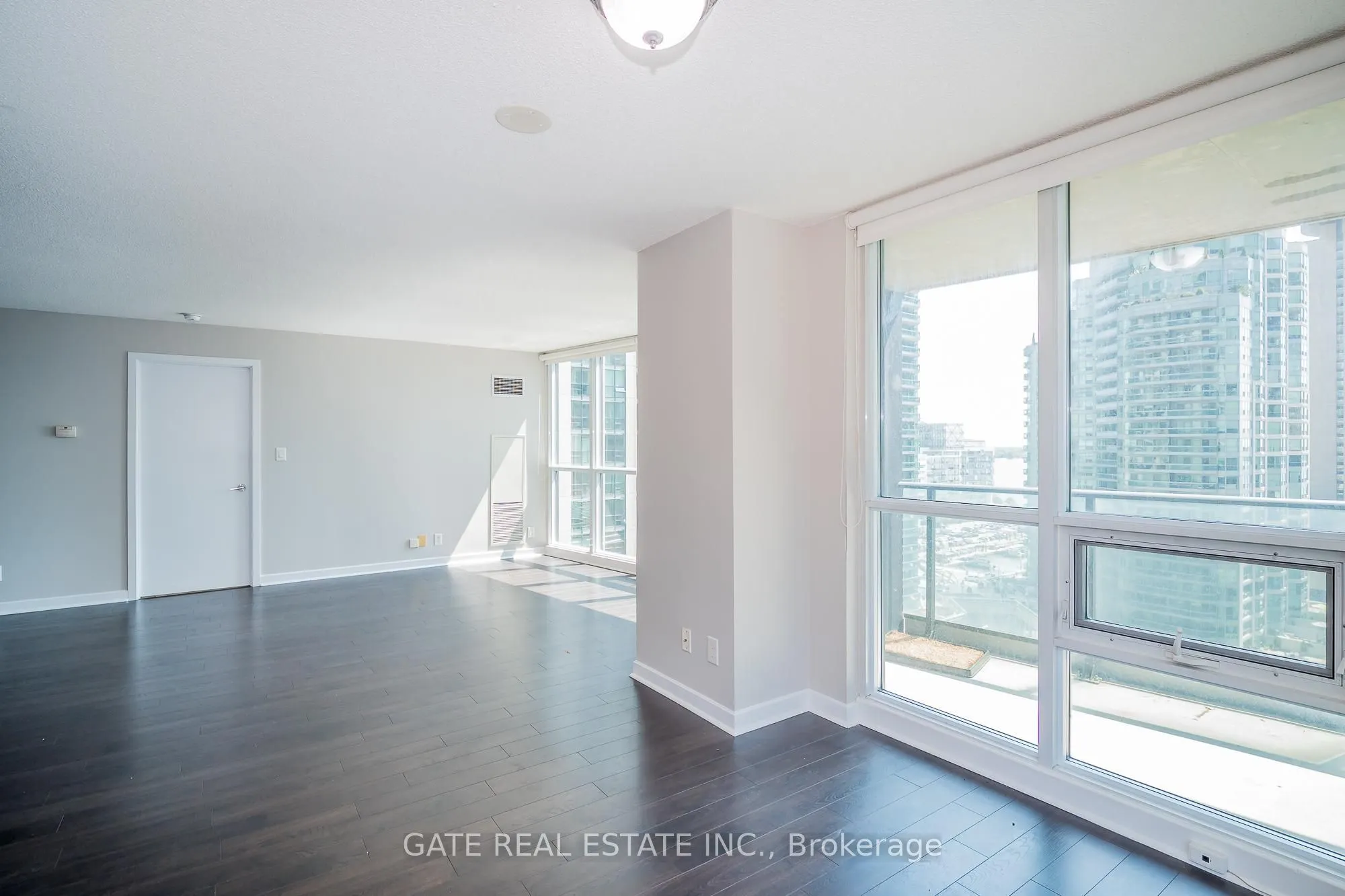 18 Harbour Street, #1410
