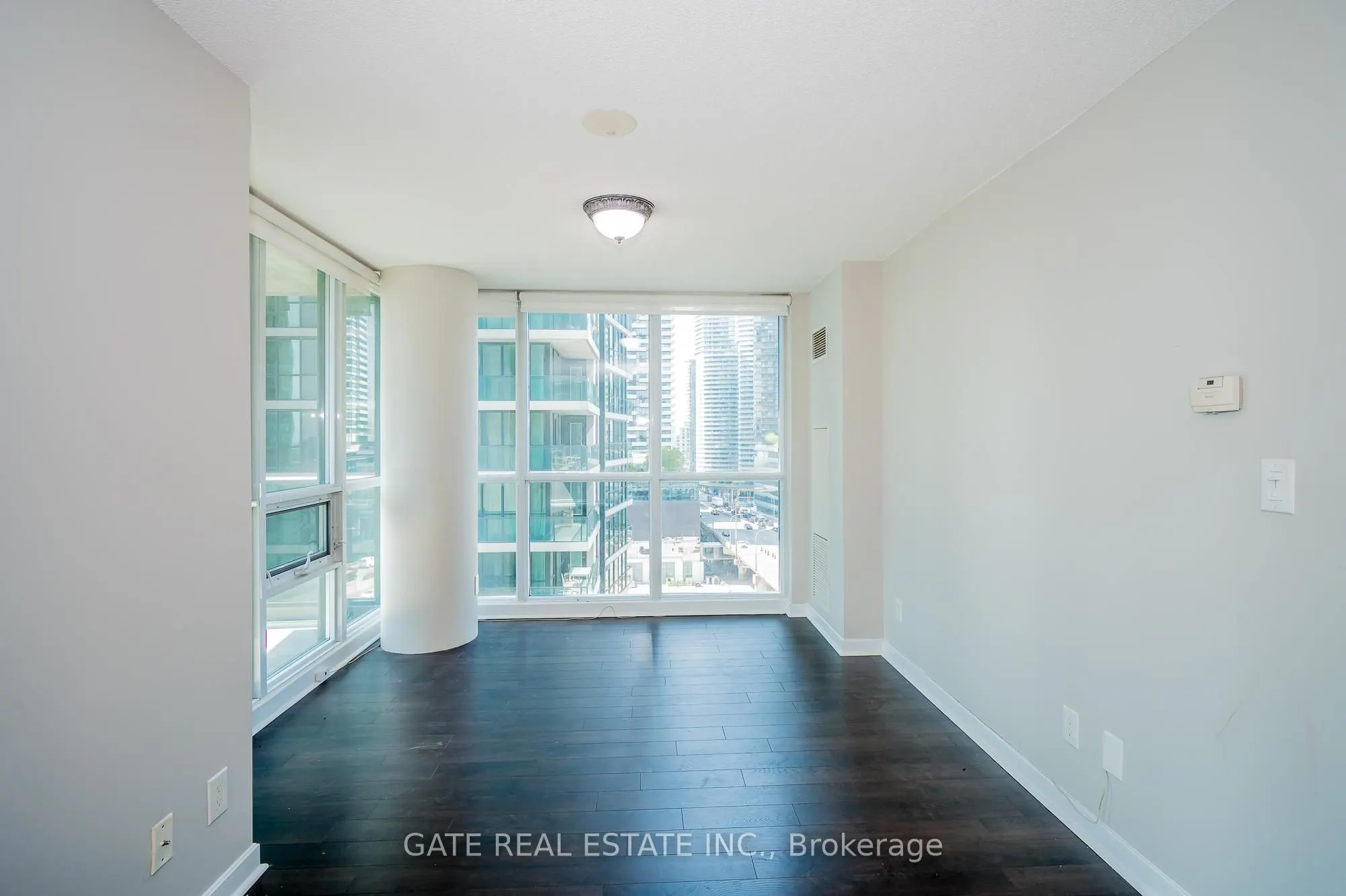 18 Harbour Street, #1410