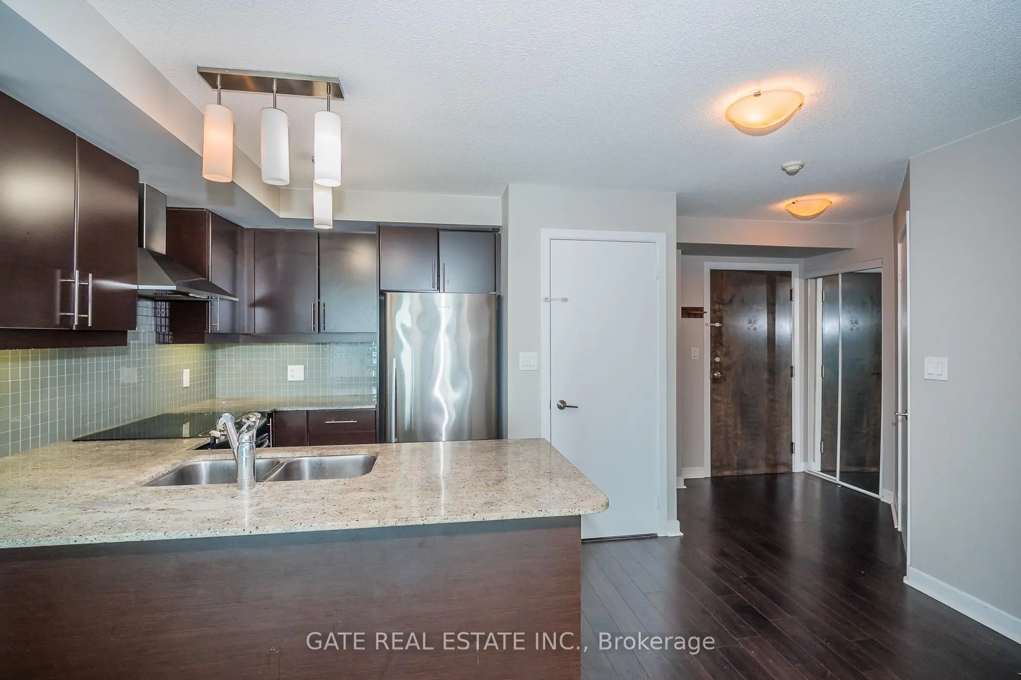 18 Harbour Street, #1410