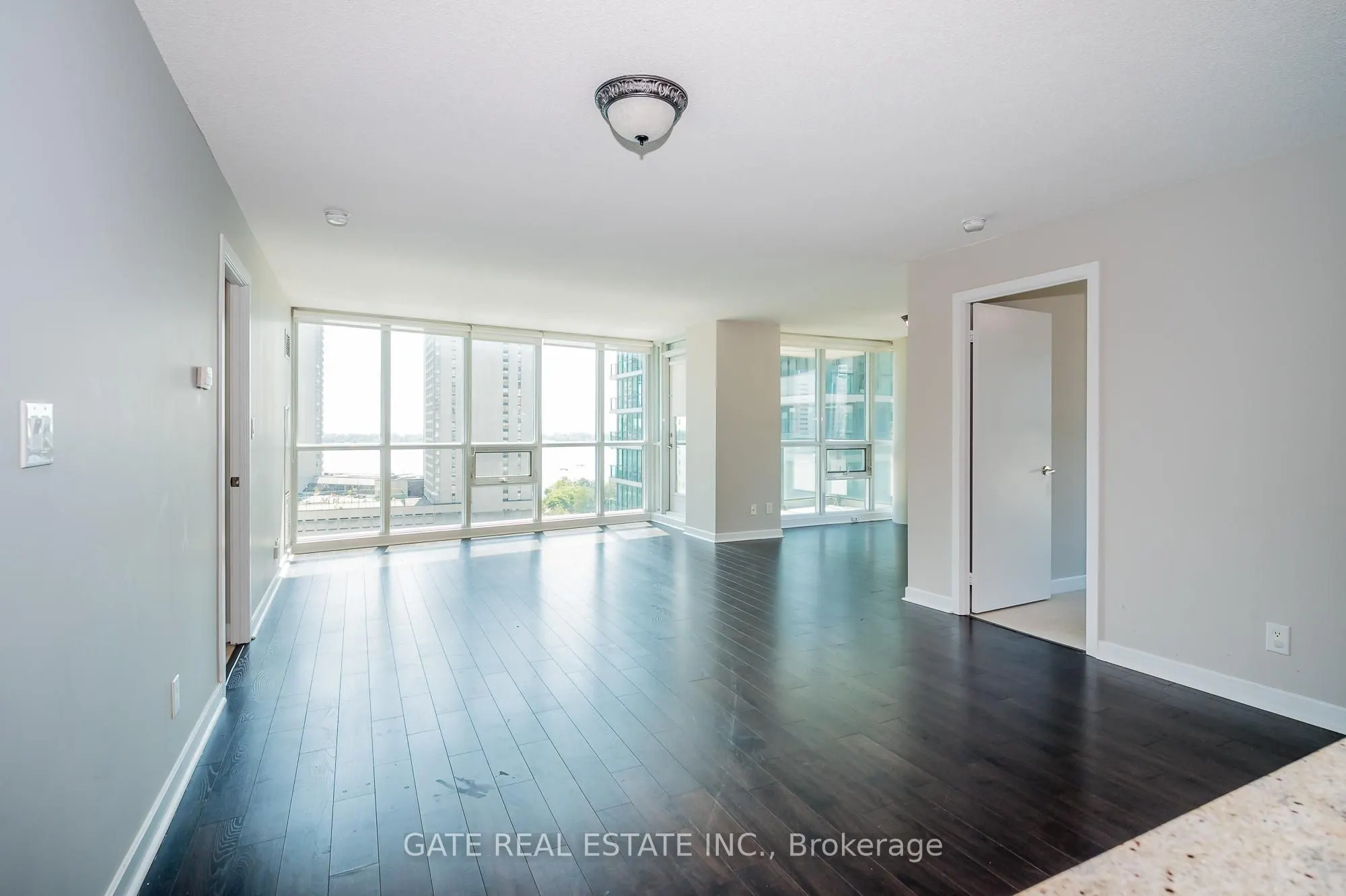 18 Harbour Street, #1410