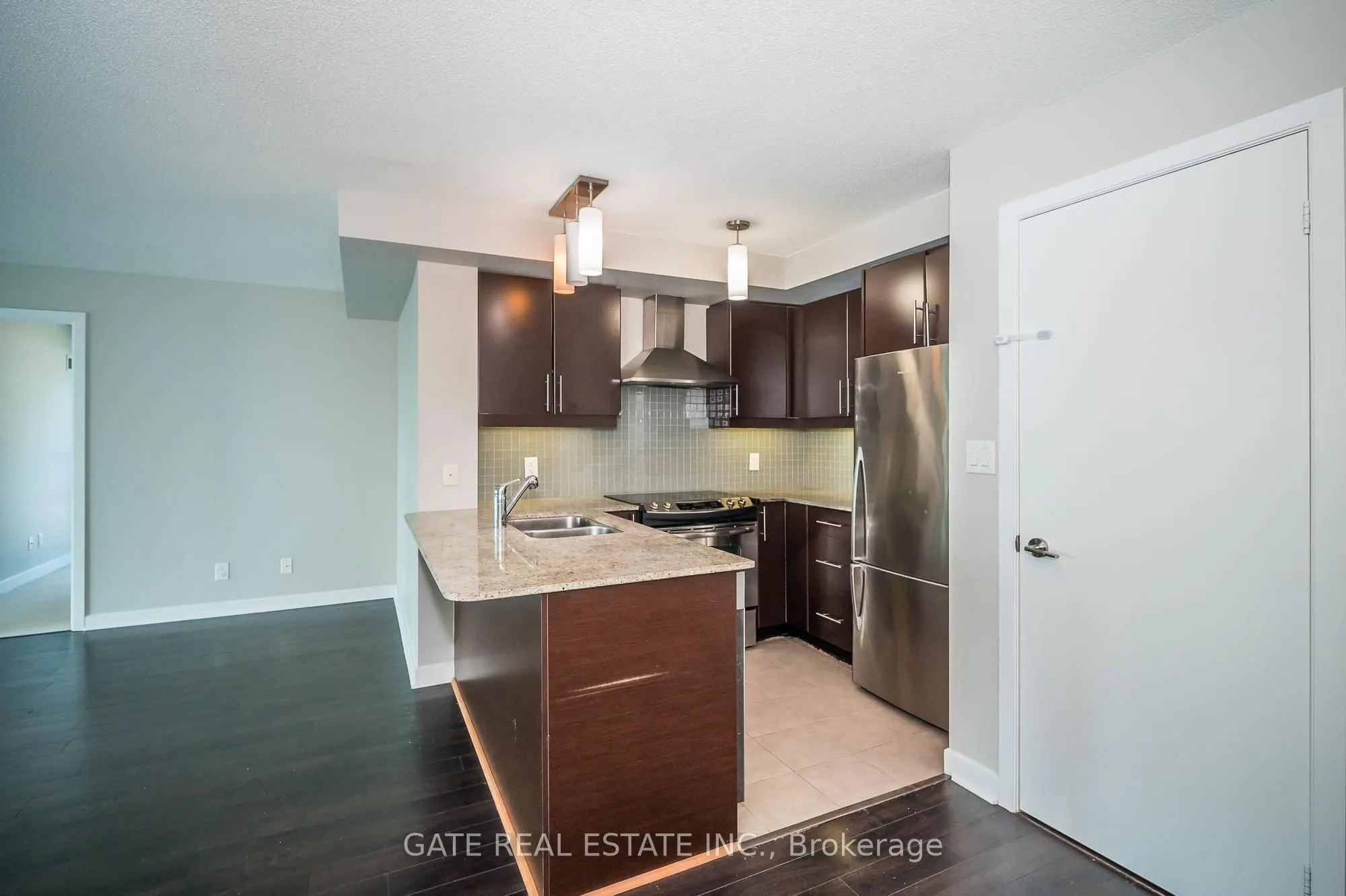 18 Harbour Street, #1410