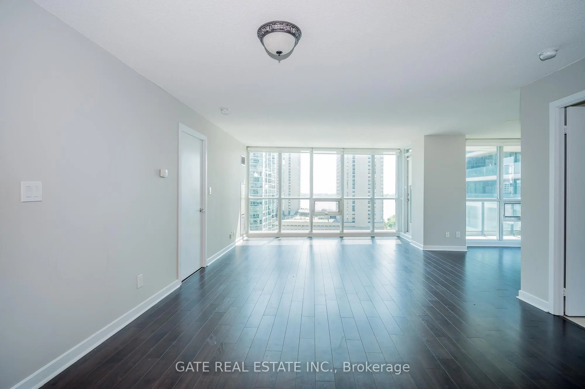 18 Harbour Street, #1410