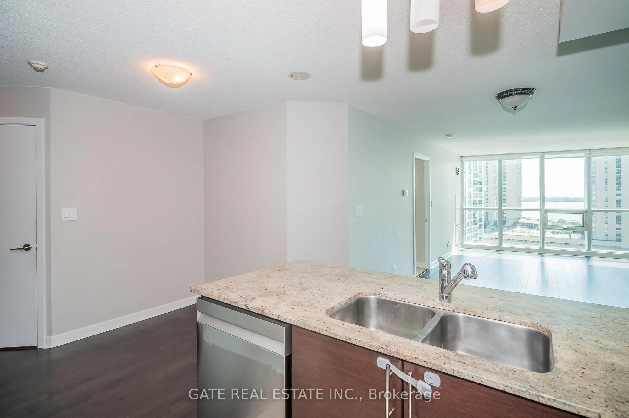 18 Harbour Street, #1410