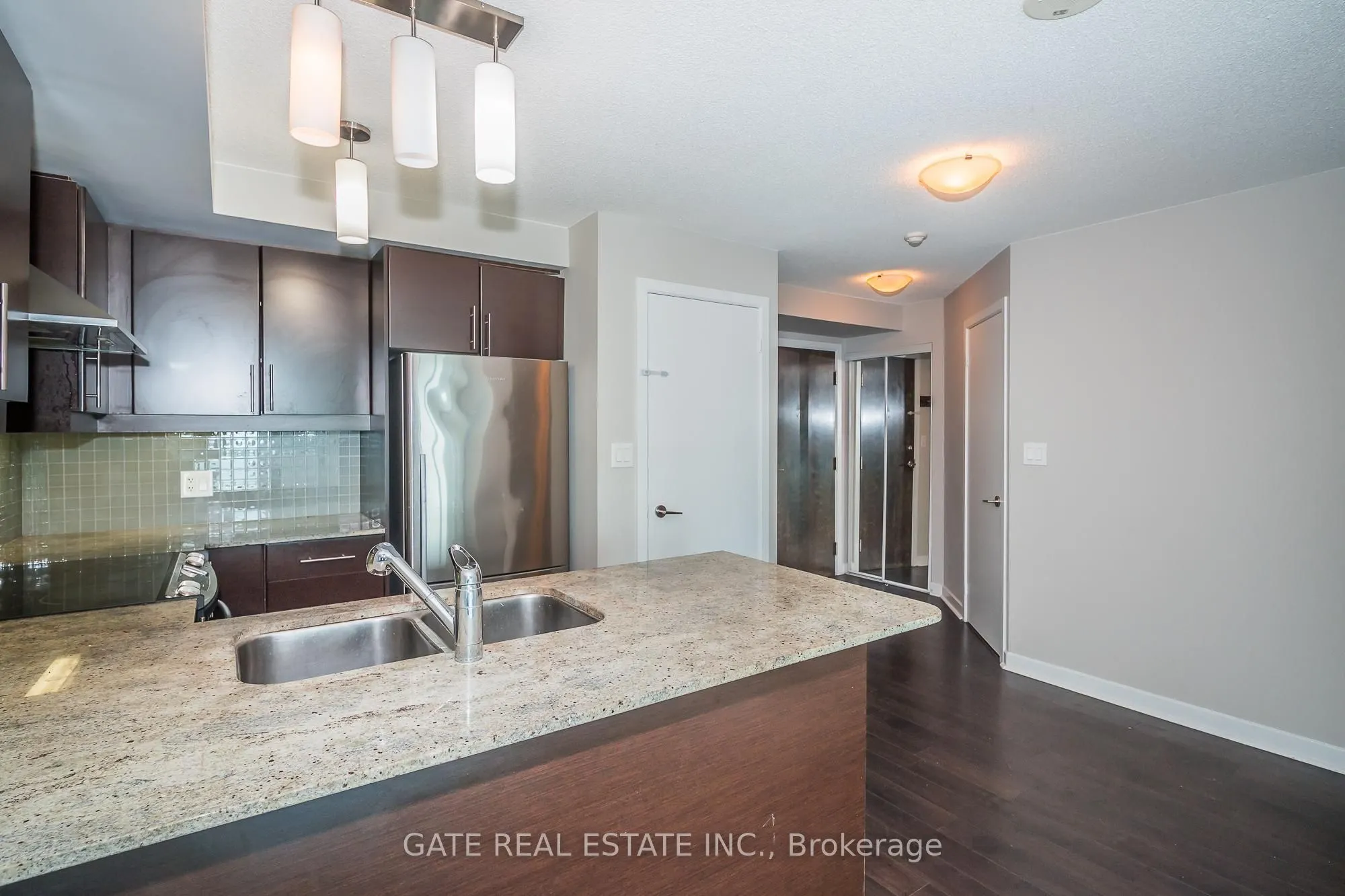18 Harbour Street, #1410