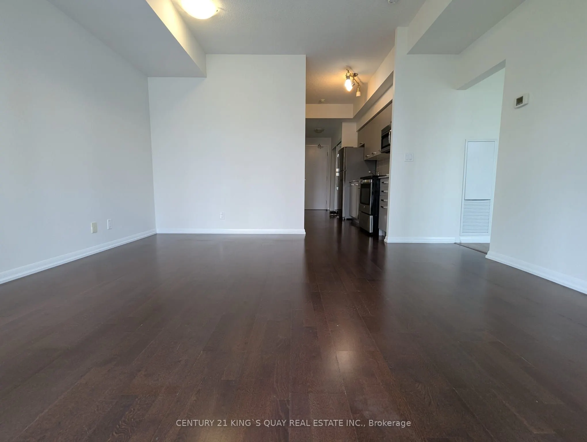832 Bay Street, #906