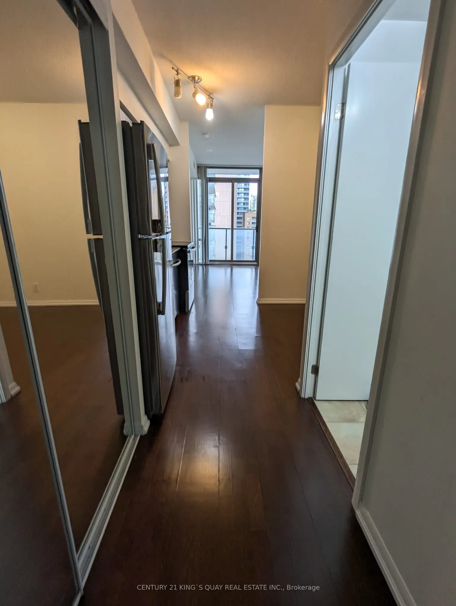 832 Bay Street, #906