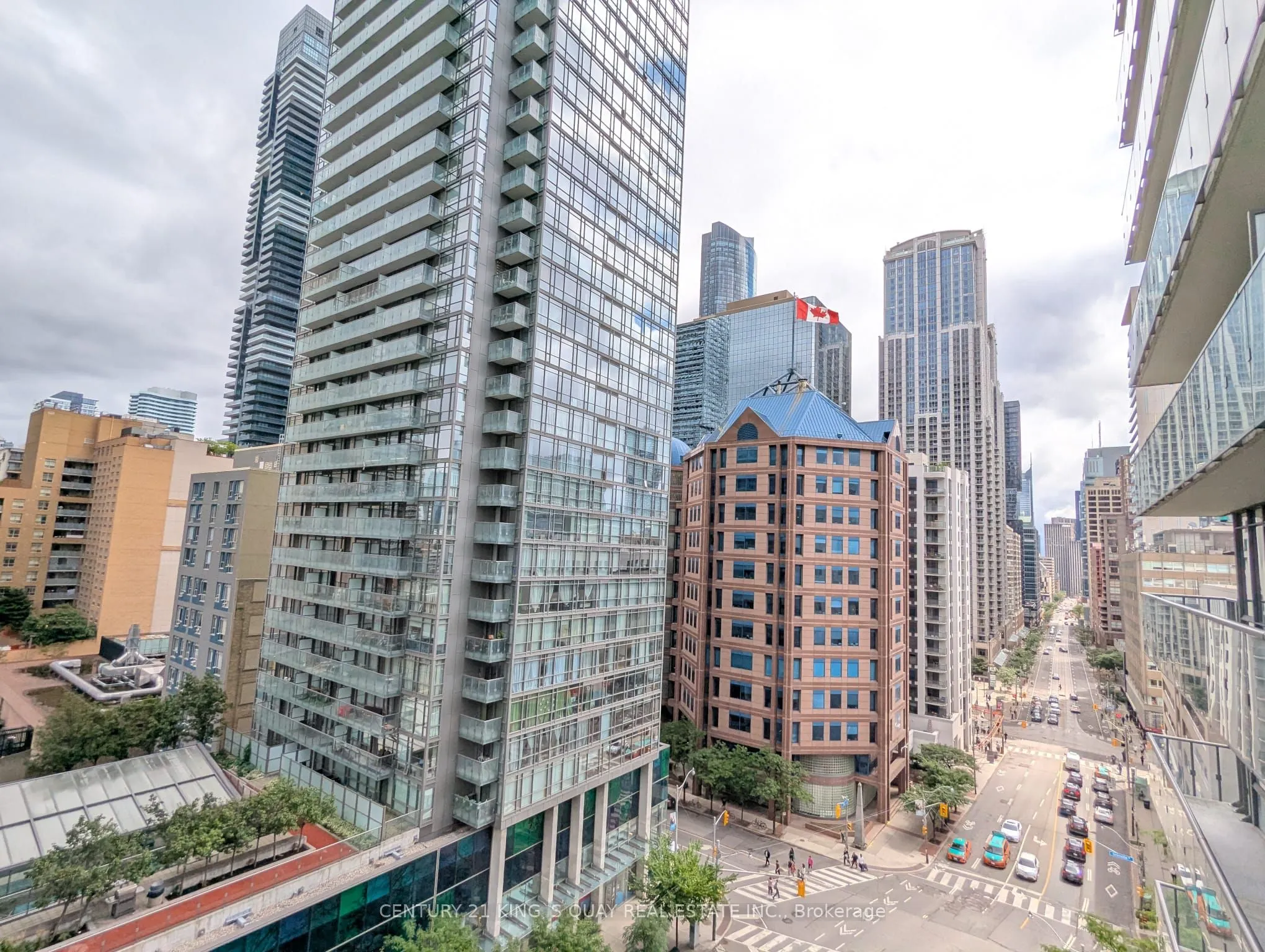 832 Bay Street, #906