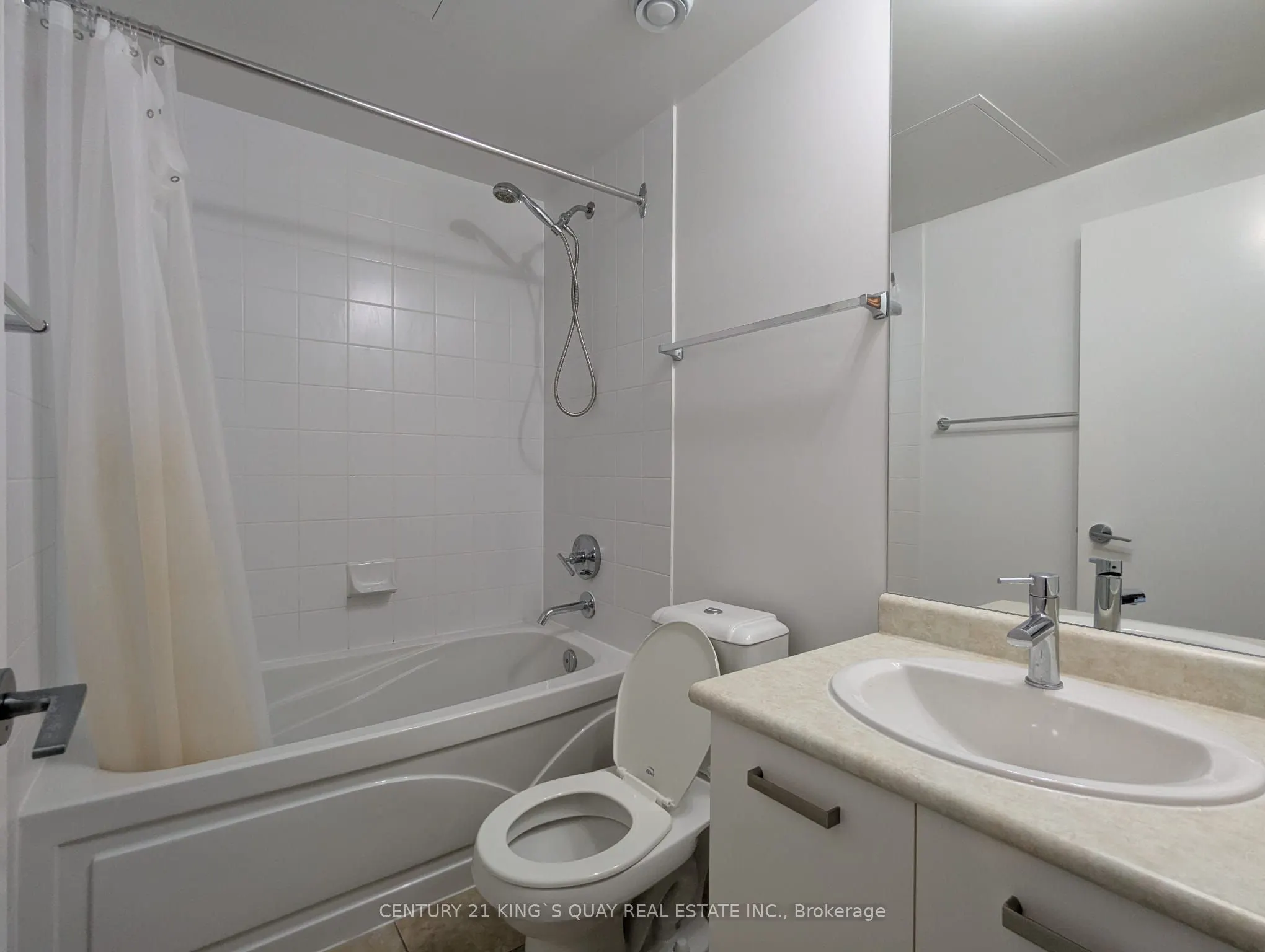 832 Bay Street, #906