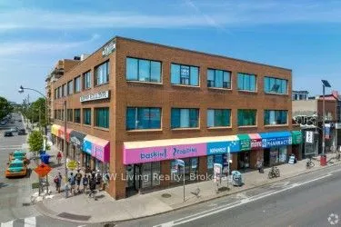 726 Bloor Street W, #205