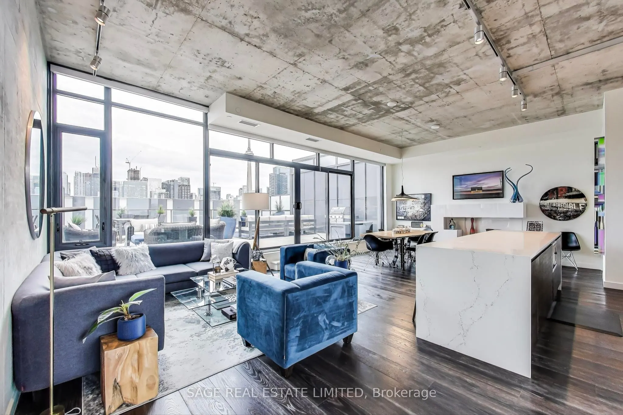 111 Bathurst Street N, #1606