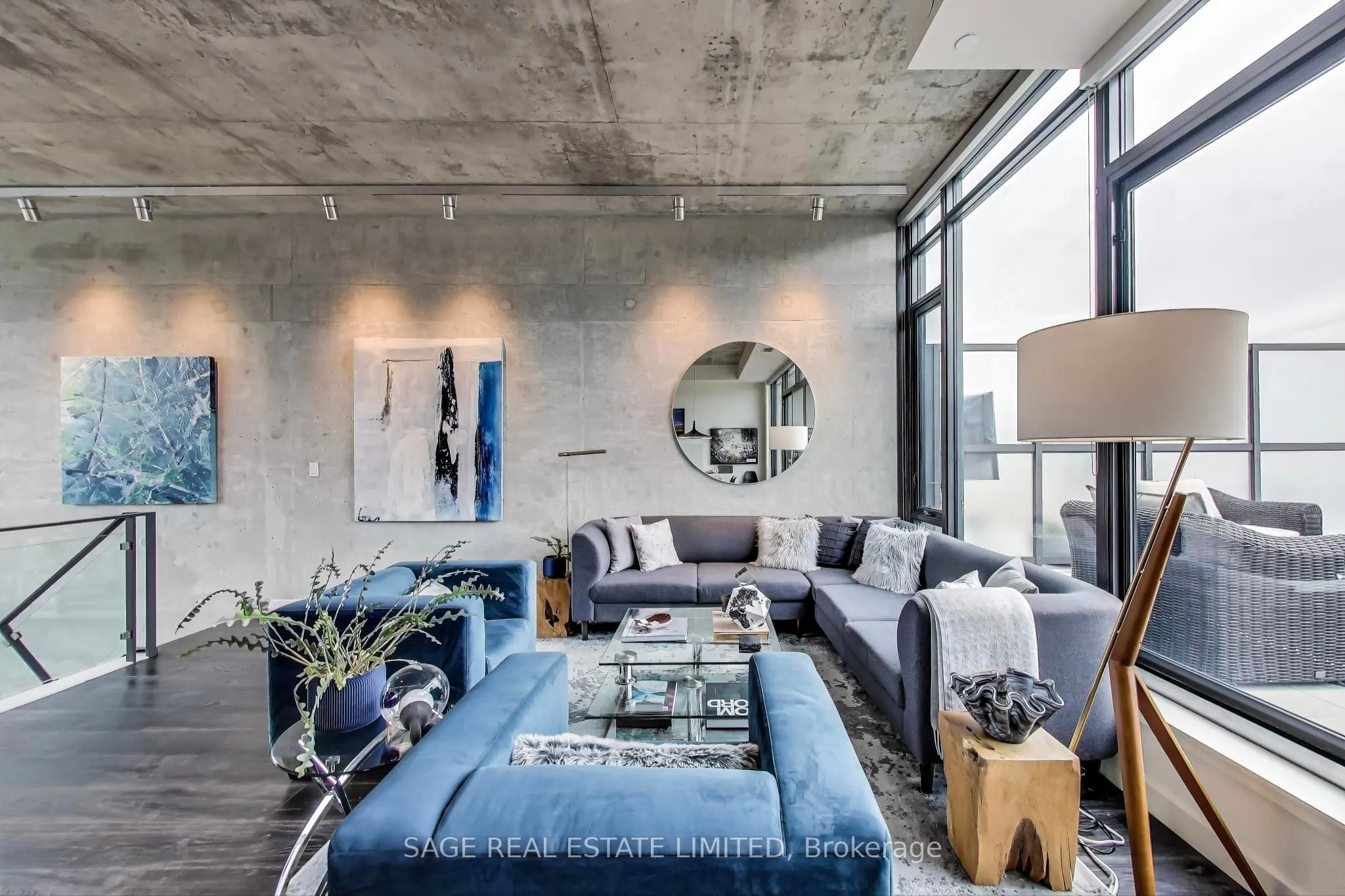 111 Bathurst Street N, #1606