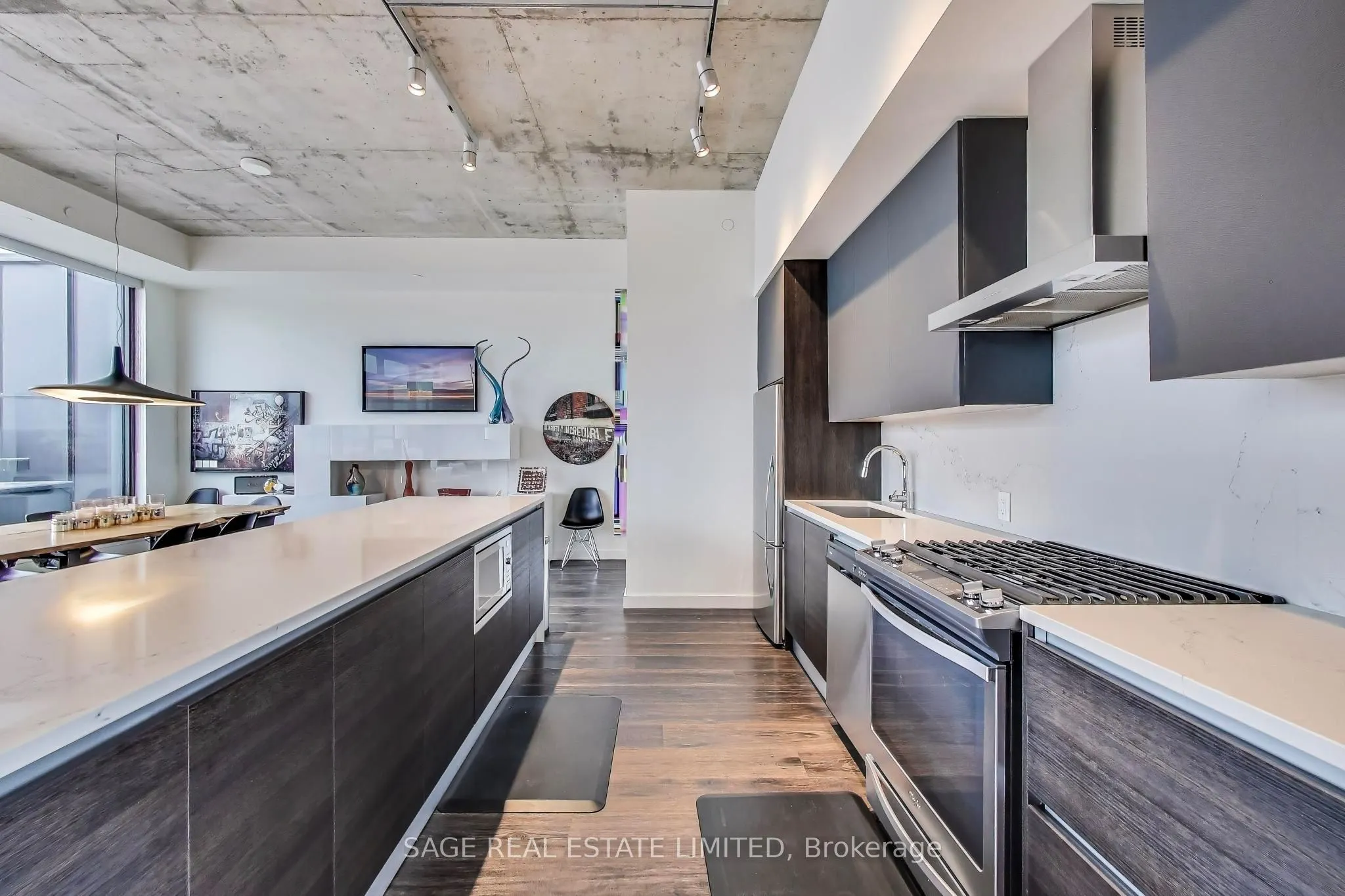 111 Bathurst Street N, #1606