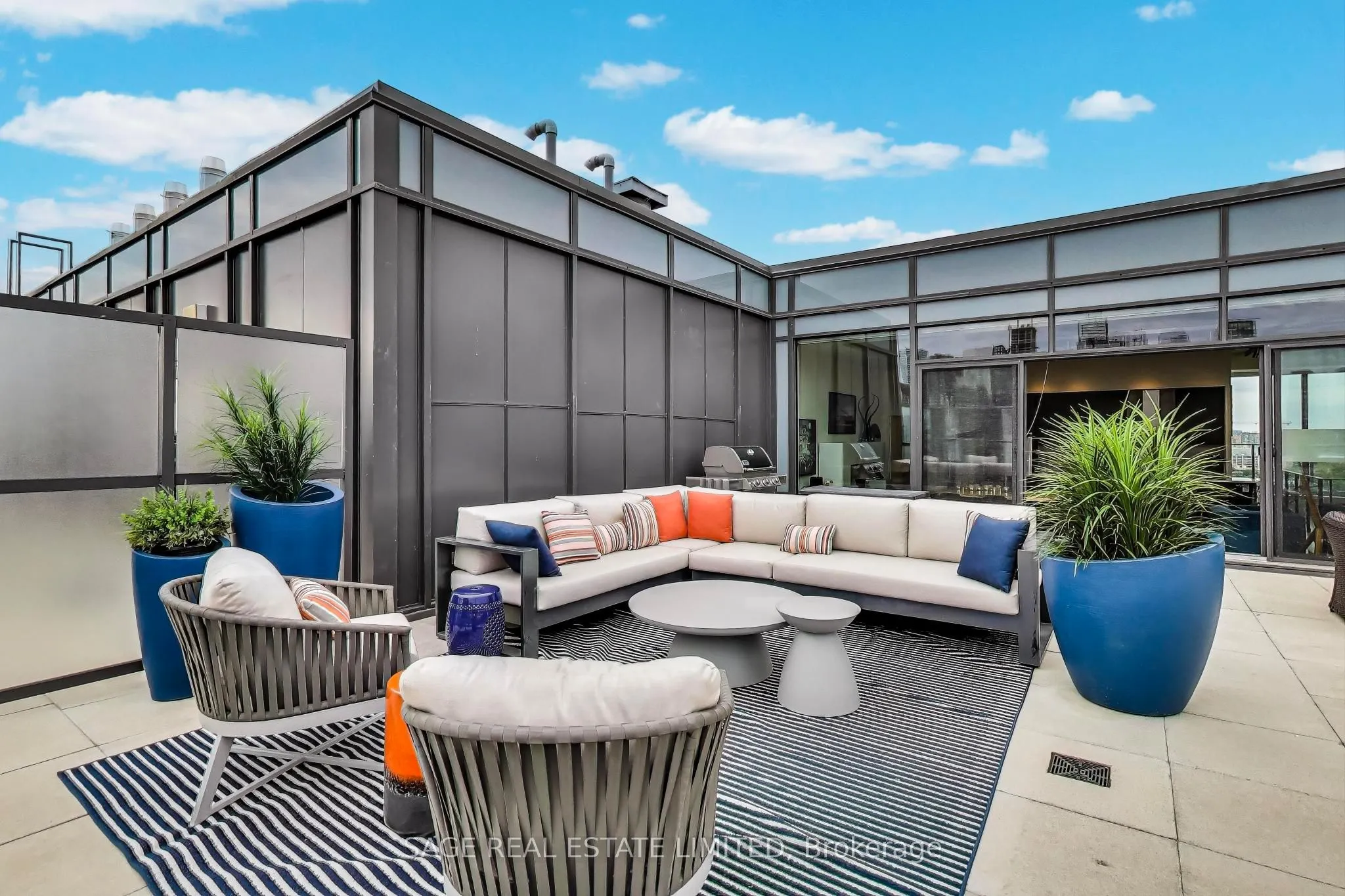 111 Bathurst Street N, #1606