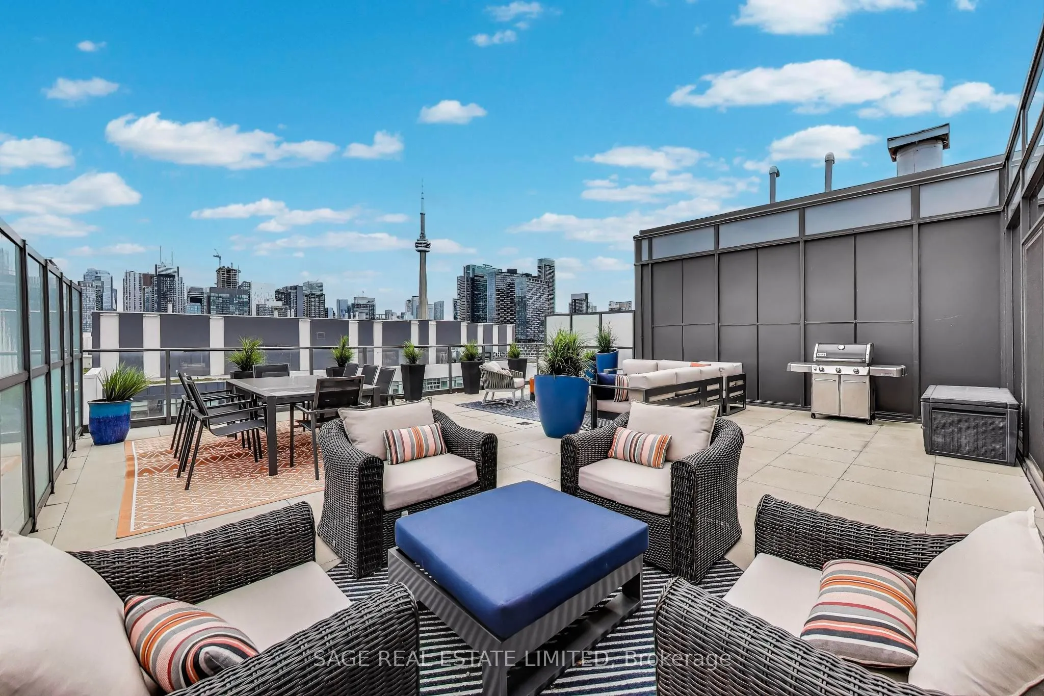 111 Bathurst Street N, #1606