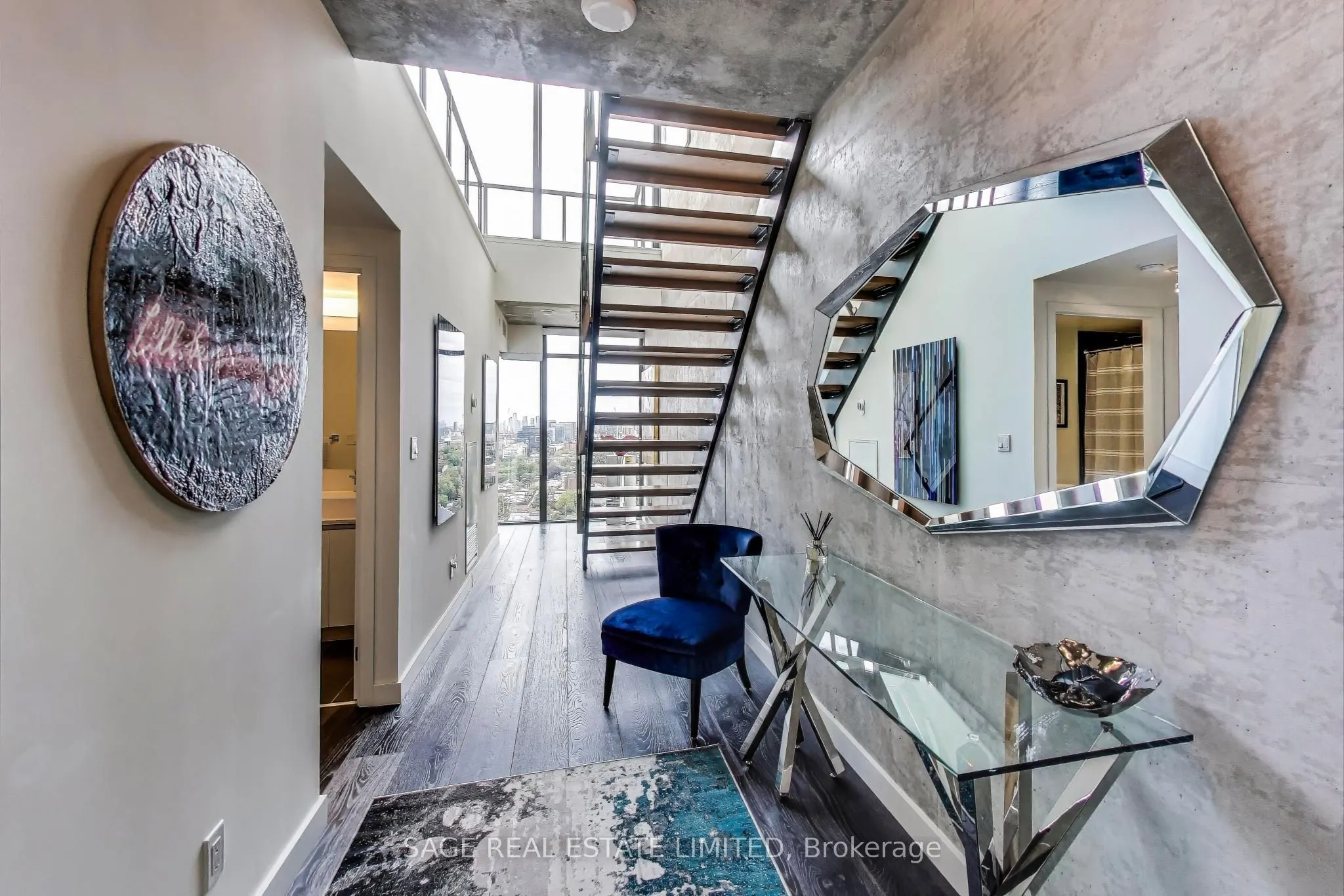 111 Bathurst Street N, #1606