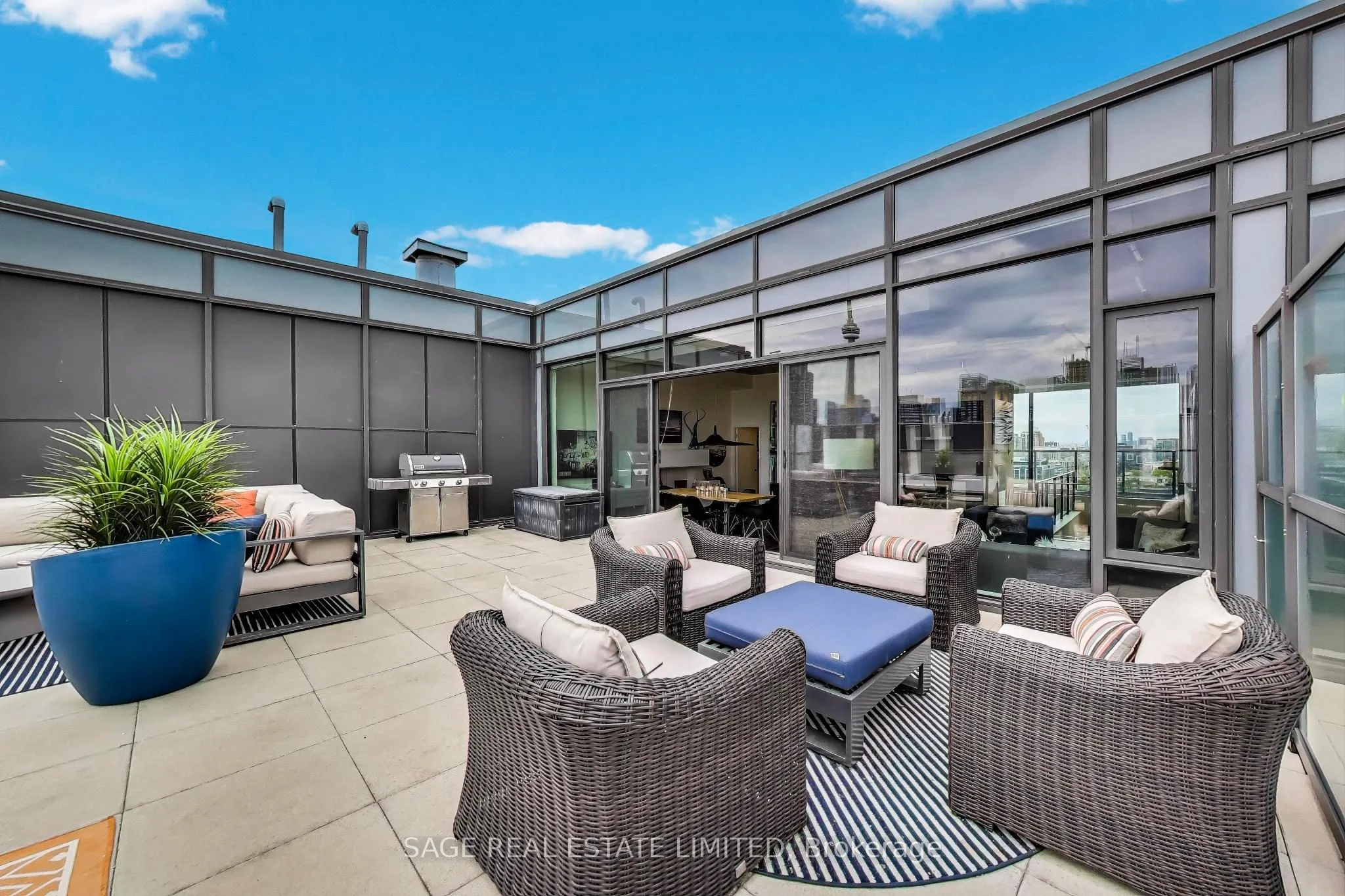 111 Bathurst Street N, #1606