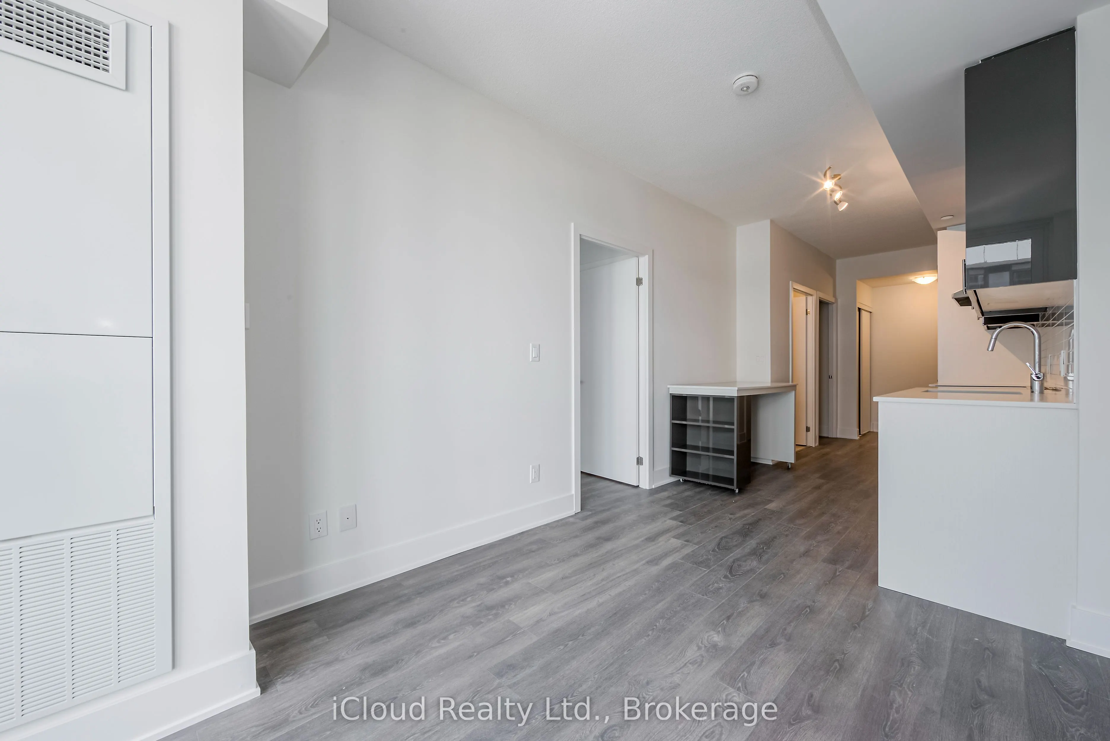 188 Fairview Mall Drive, #1816