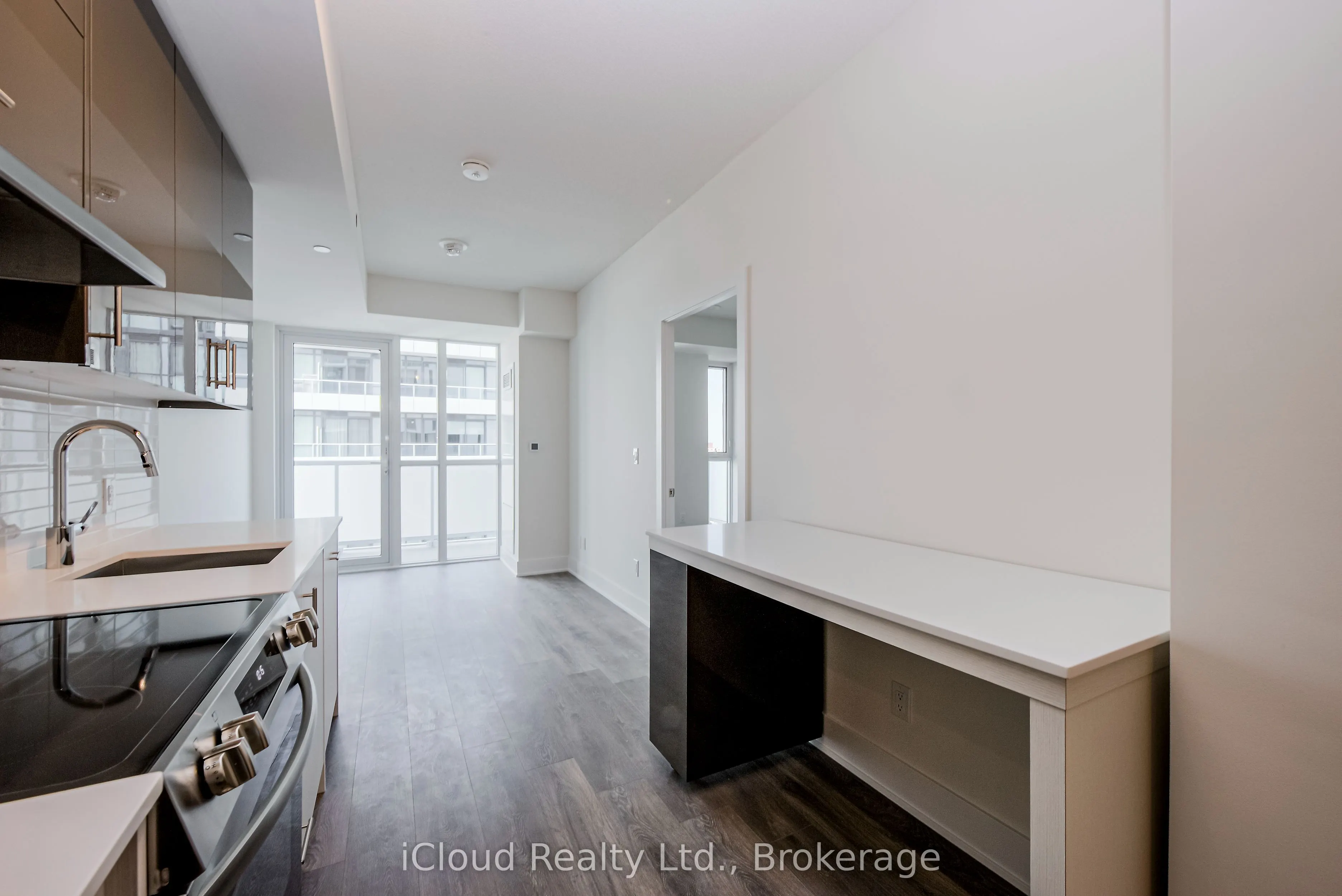 188 Fairview Mall Drive, #1816