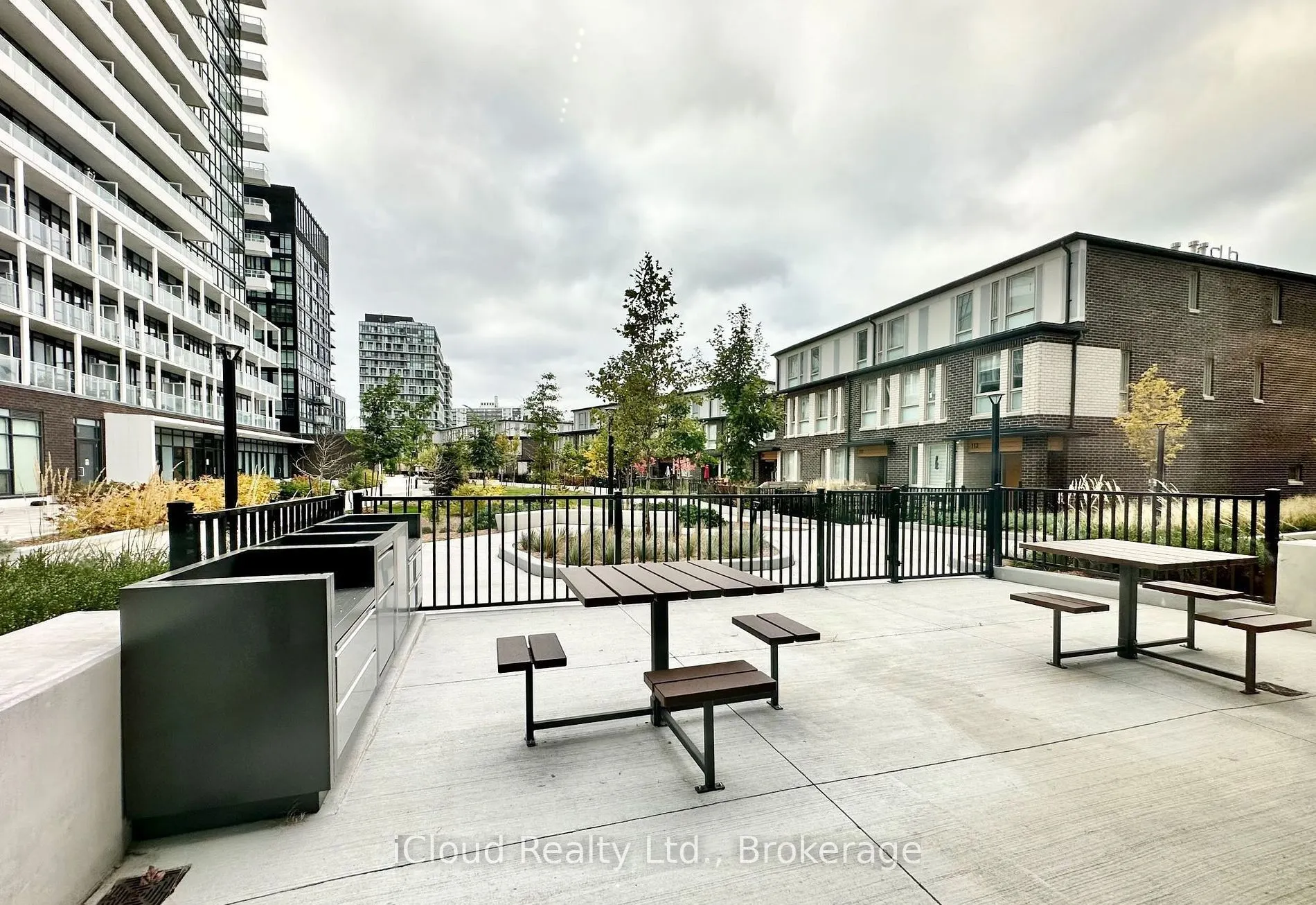 188 Fairview Mall Drive, #1816