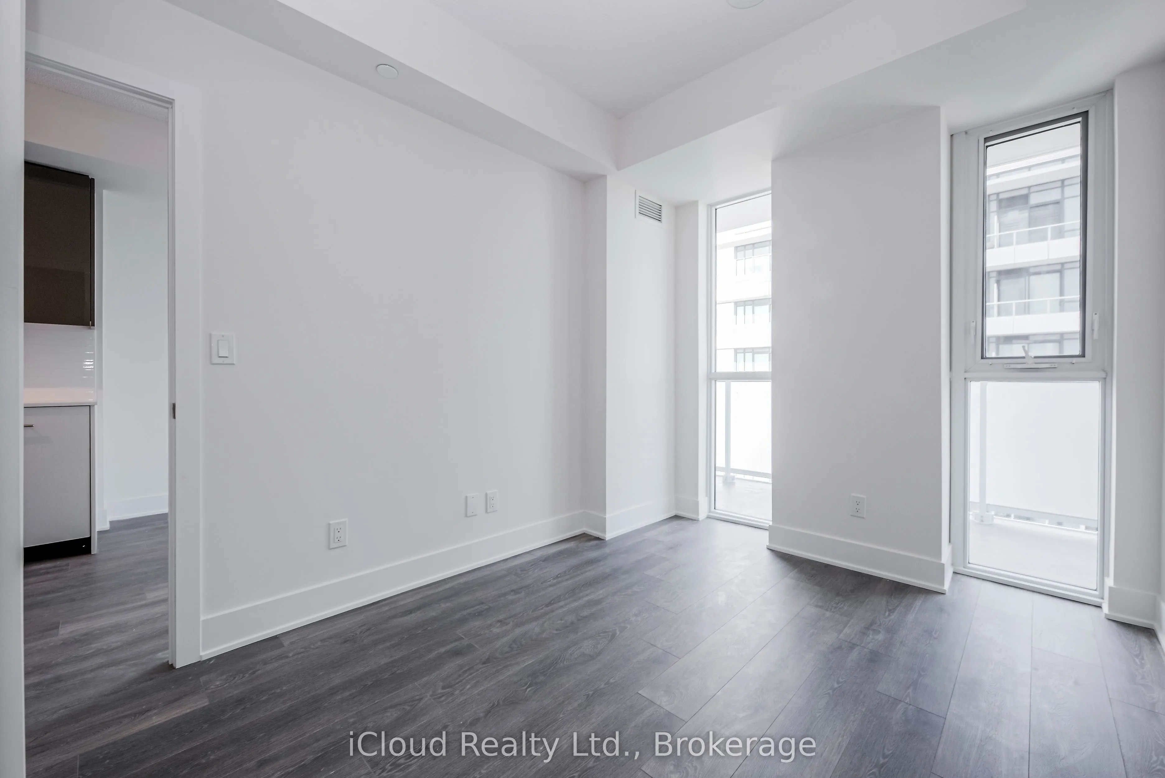 188 Fairview Mall Drive, #1816