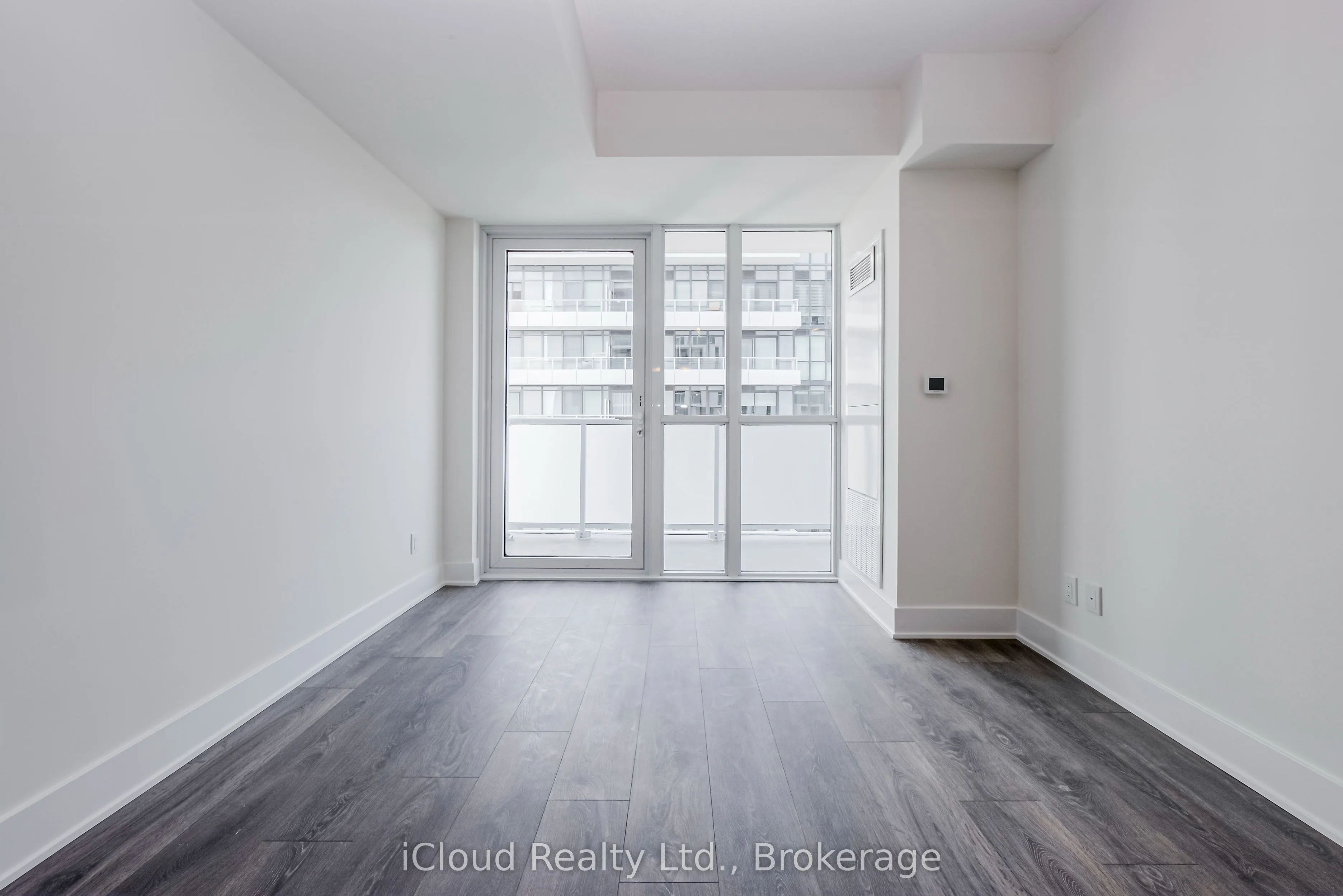 188 Fairview Mall Drive, #1816