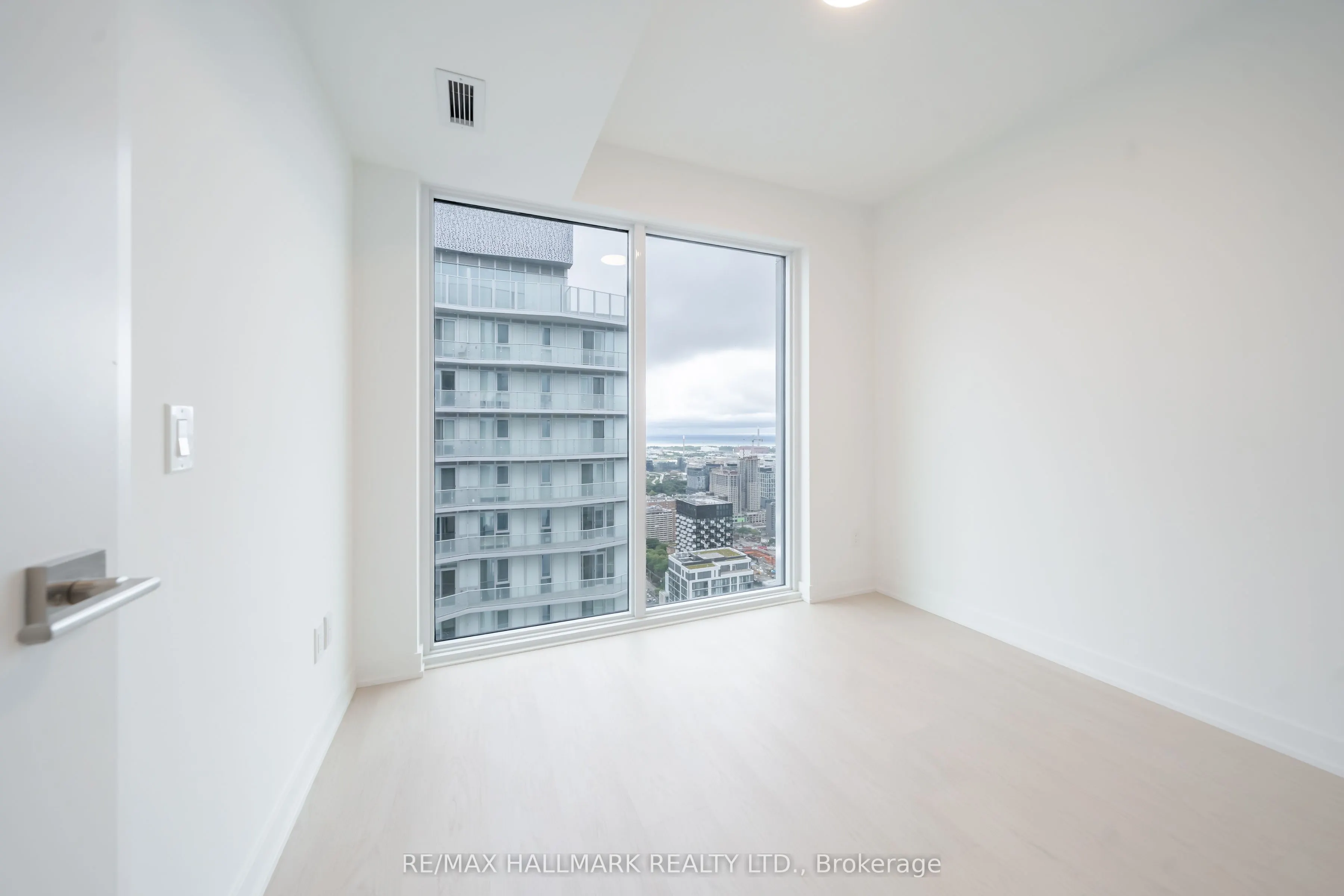 252 Church Street, #5709