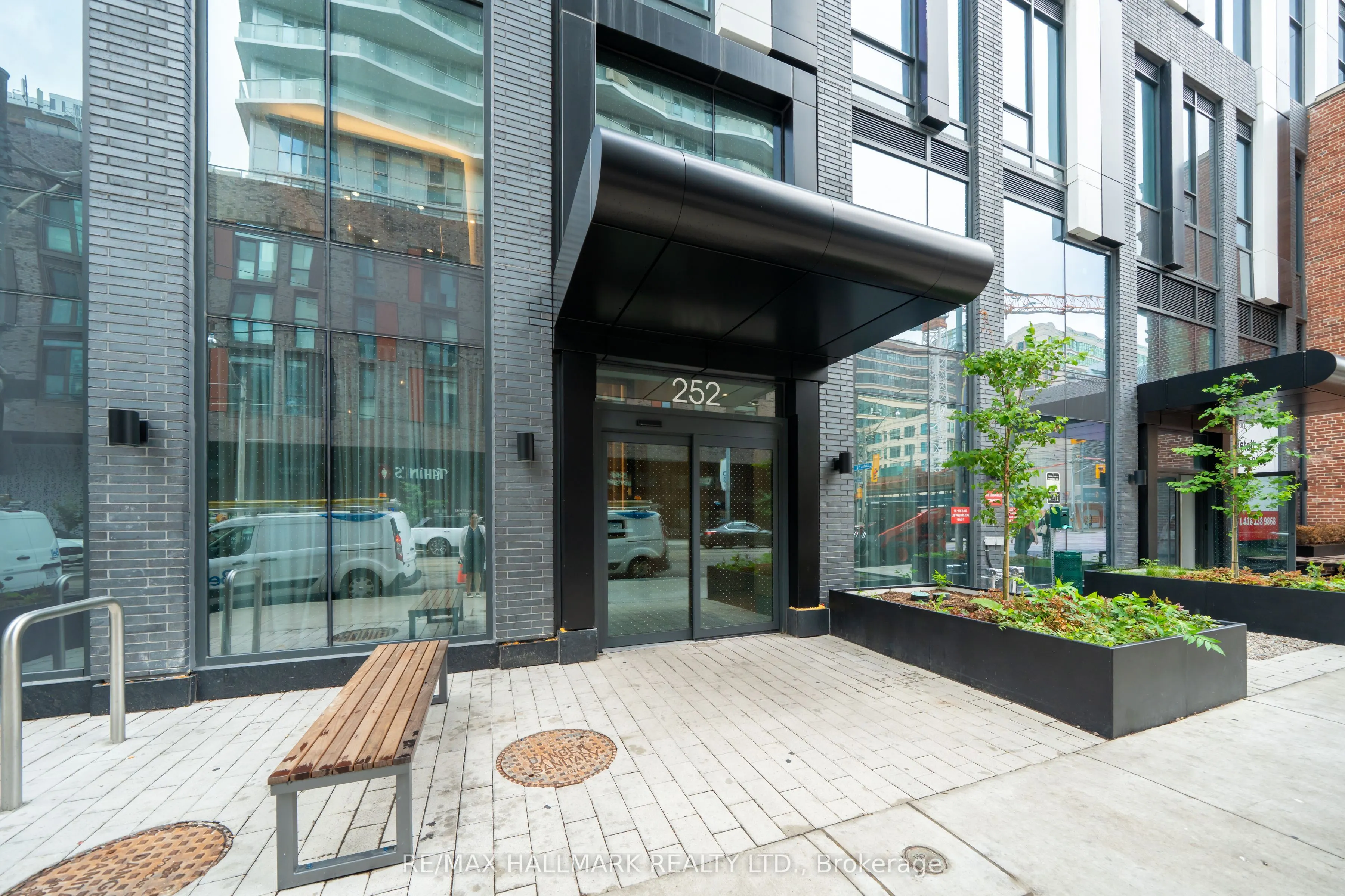 252 Church Street, #5709