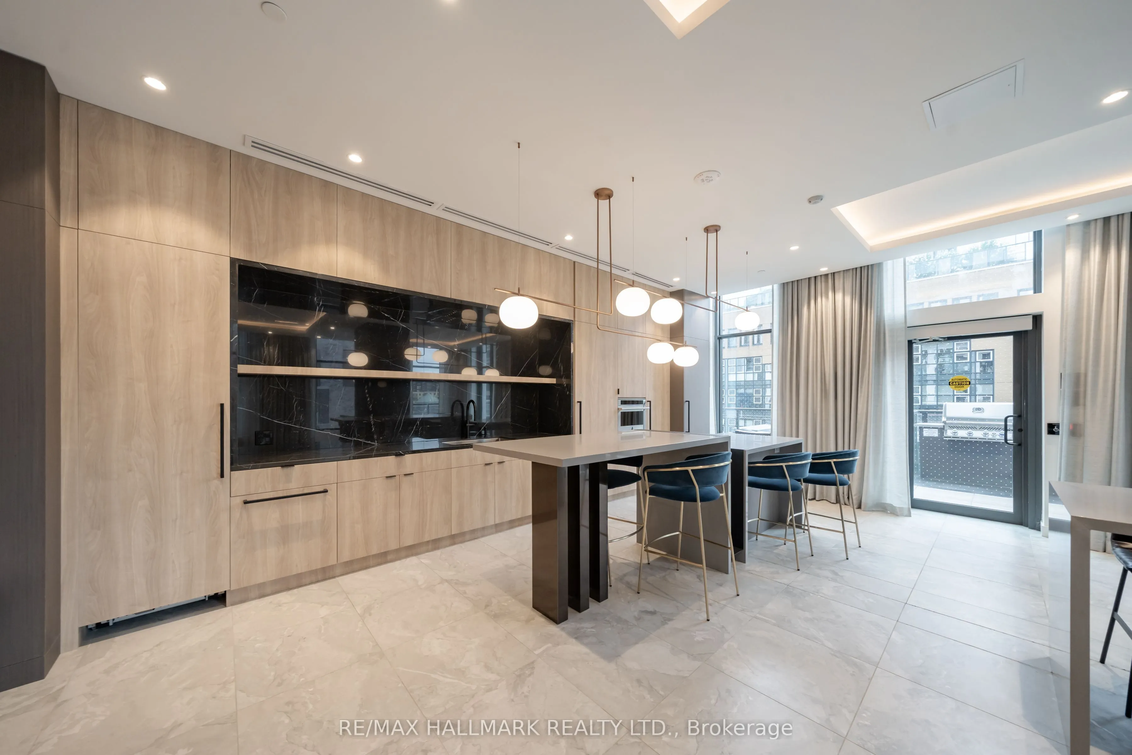 252 Church Street, #5709