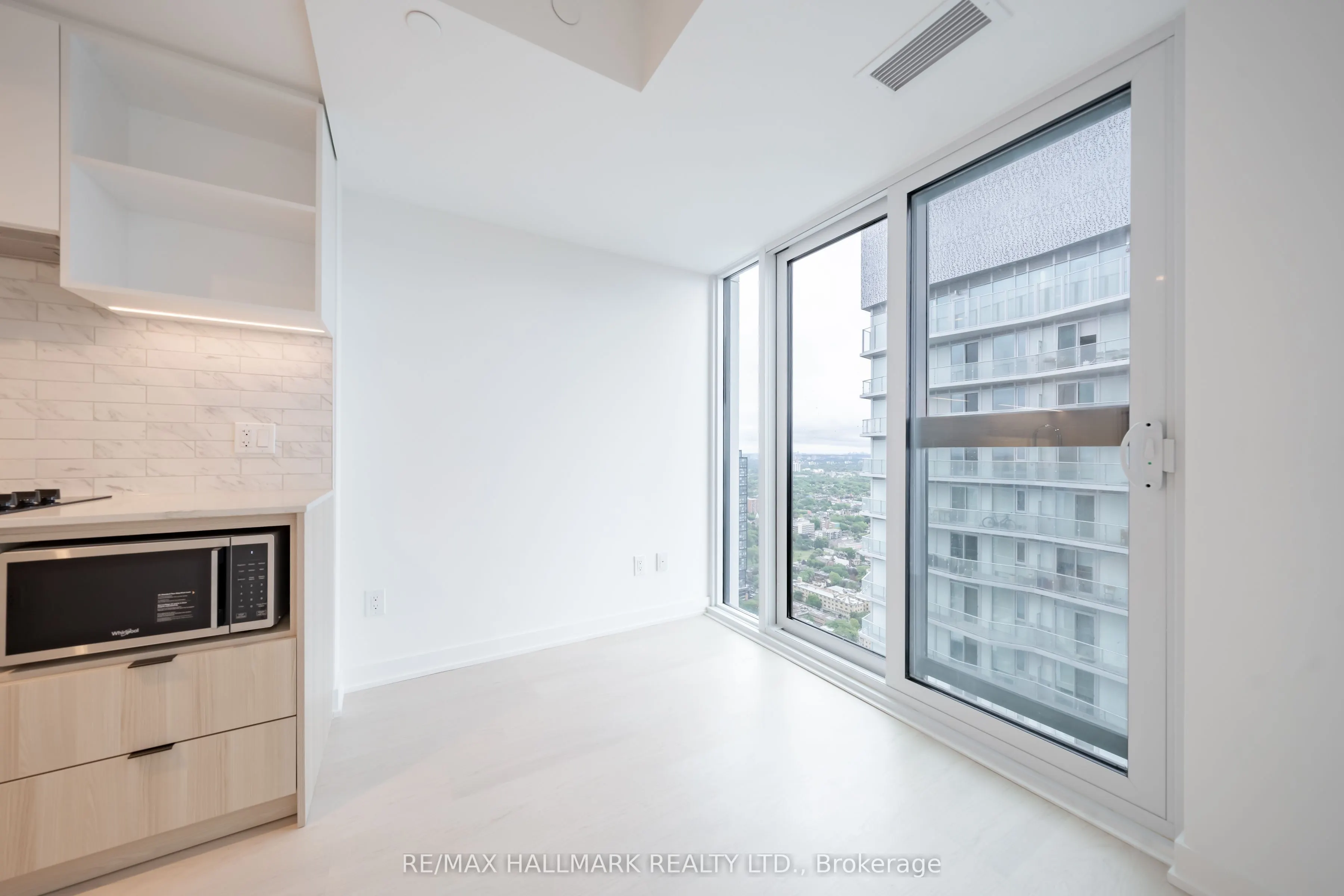 252 Church Street, #5709